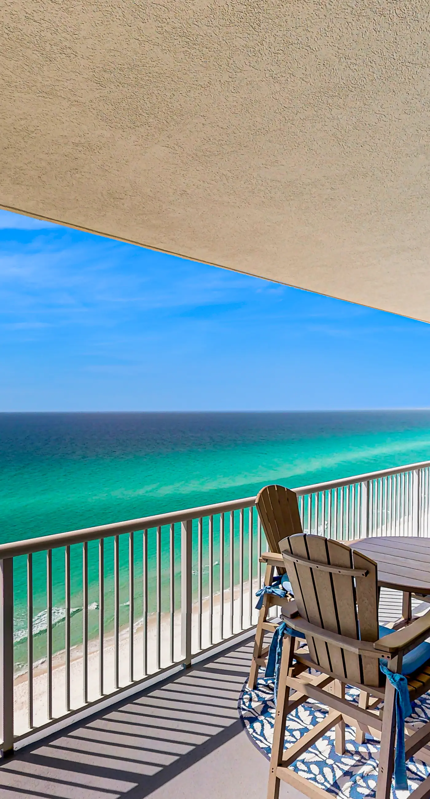 Modern, Gulf-front condo with pool, hot tub & high-speed WiFi