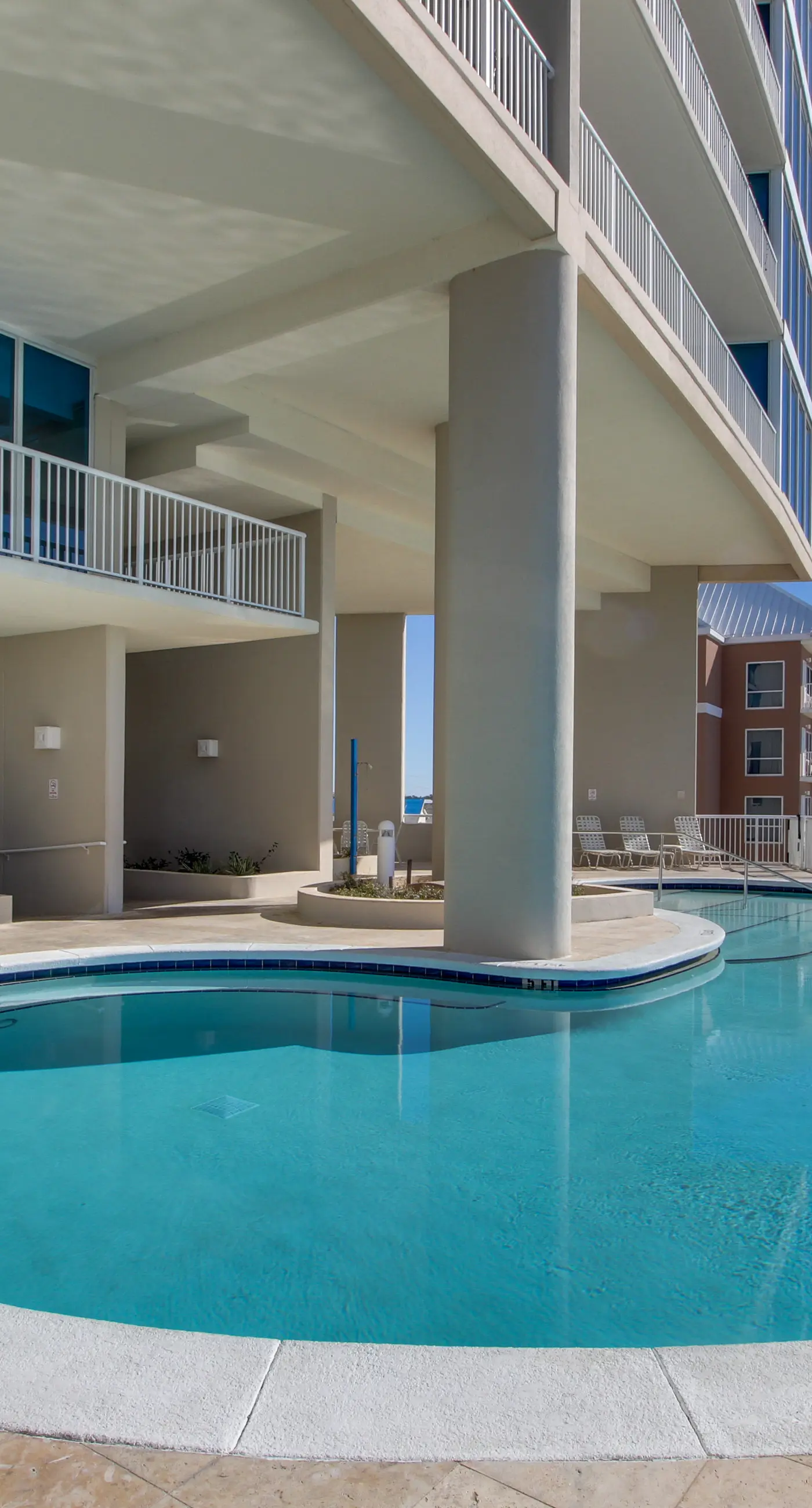 Spacious getaway on the Gulf of Mexico with balcony & beach access