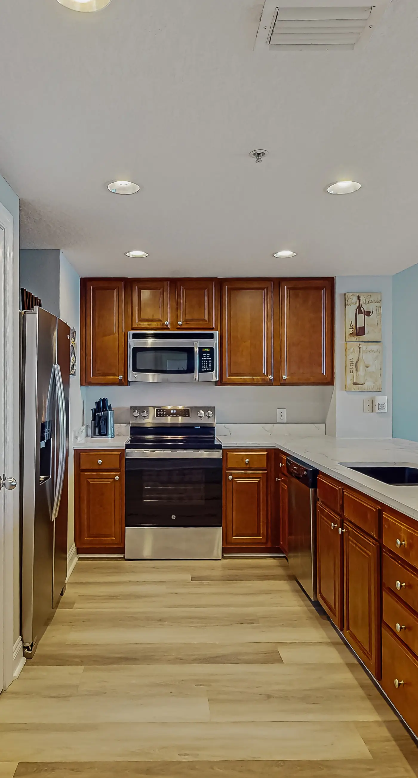 Spacious getaway on the Gulf of Mexico with balcony & beach access