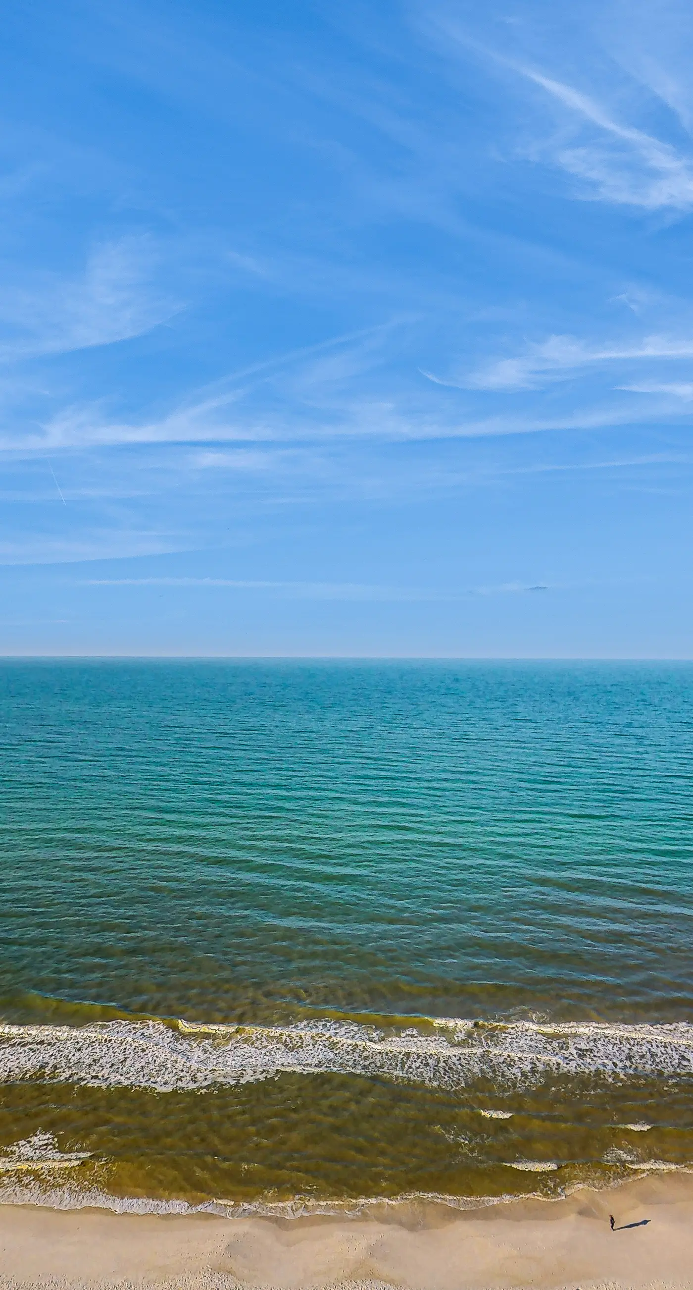 Spacious getaway on the Gulf of Mexico with balcony & beach access