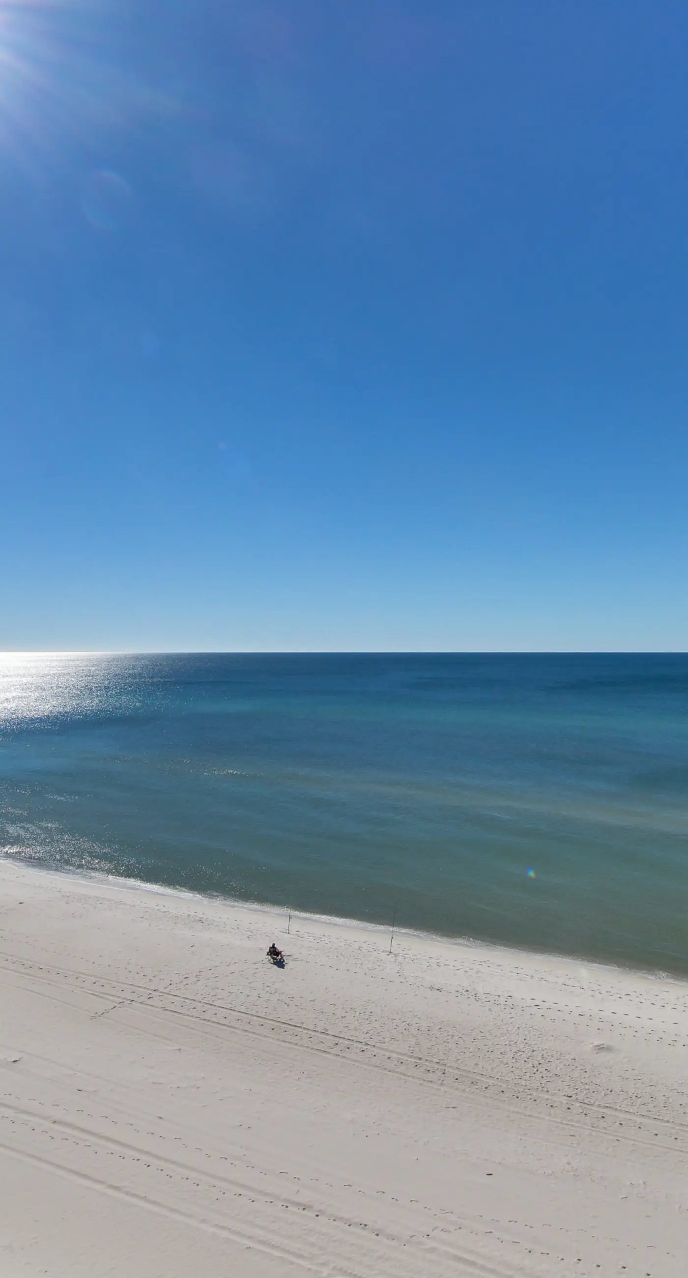 Spacious getaway on the Gulf of Mexico with balcony & beach access