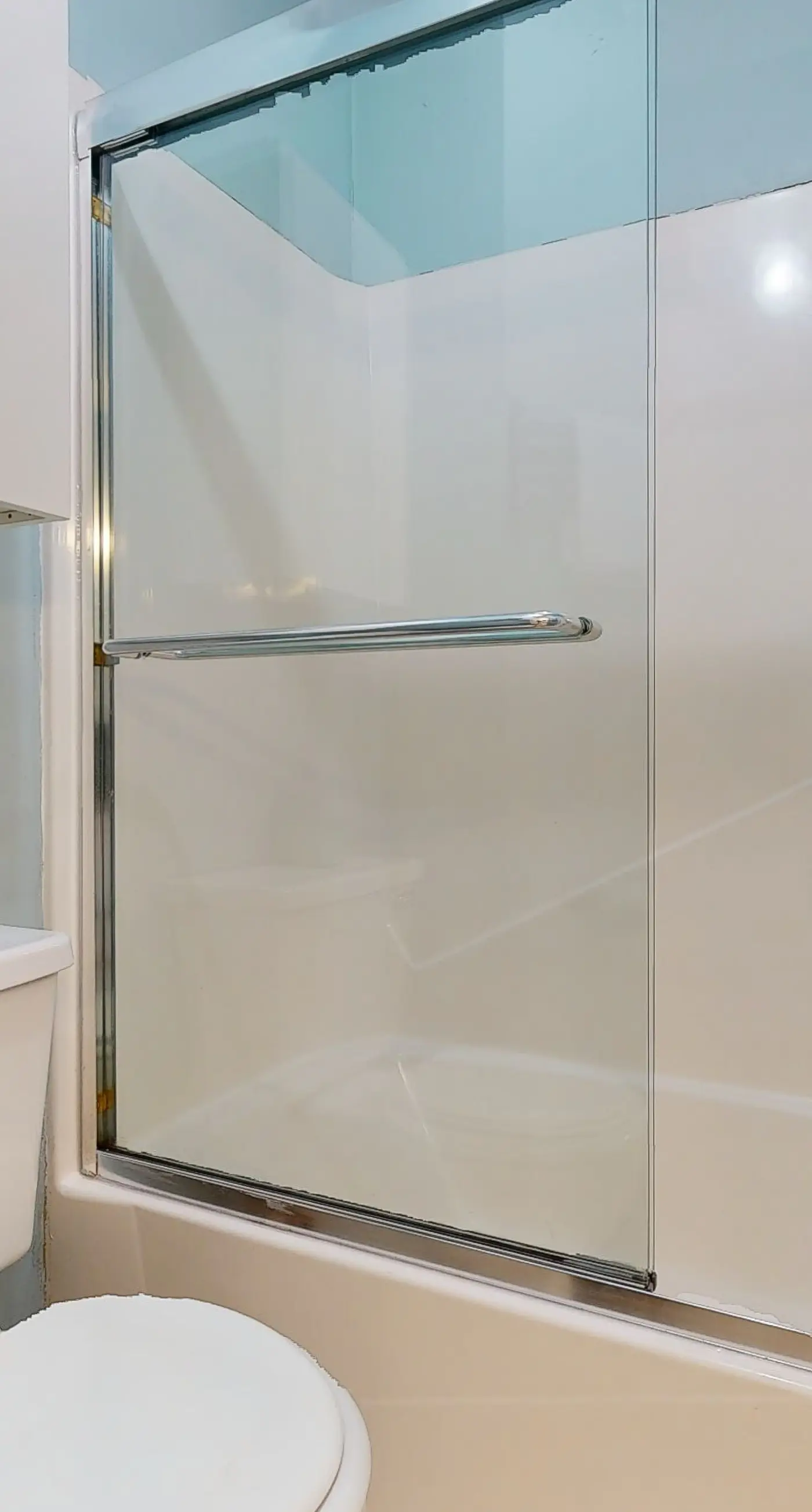 Gulf-view 2-story condo near the beach with porch, streaming, W/D, & central AC