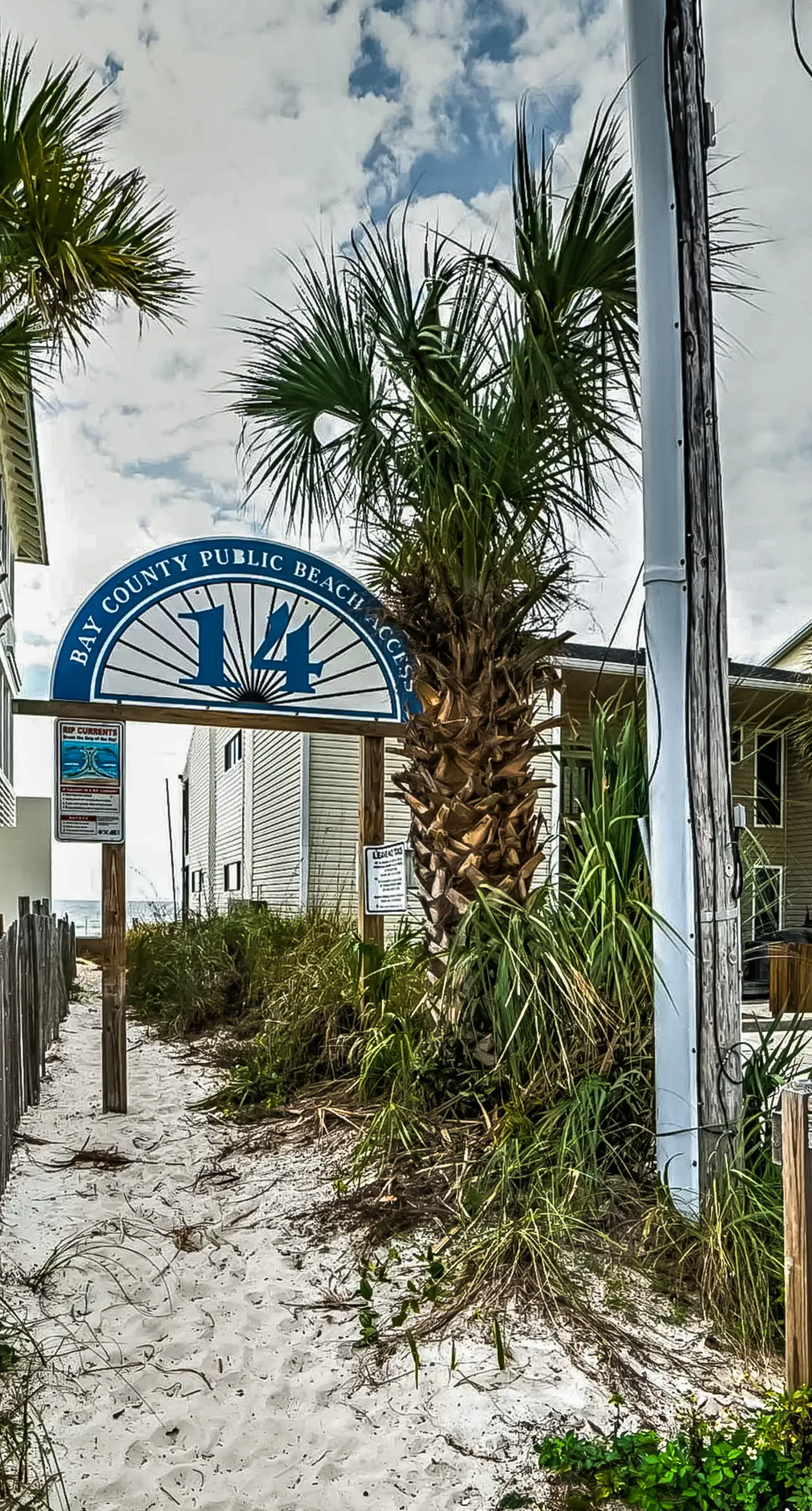 Gulf-view 2-story condo near the beach with porch, streaming, W/D, & central AC