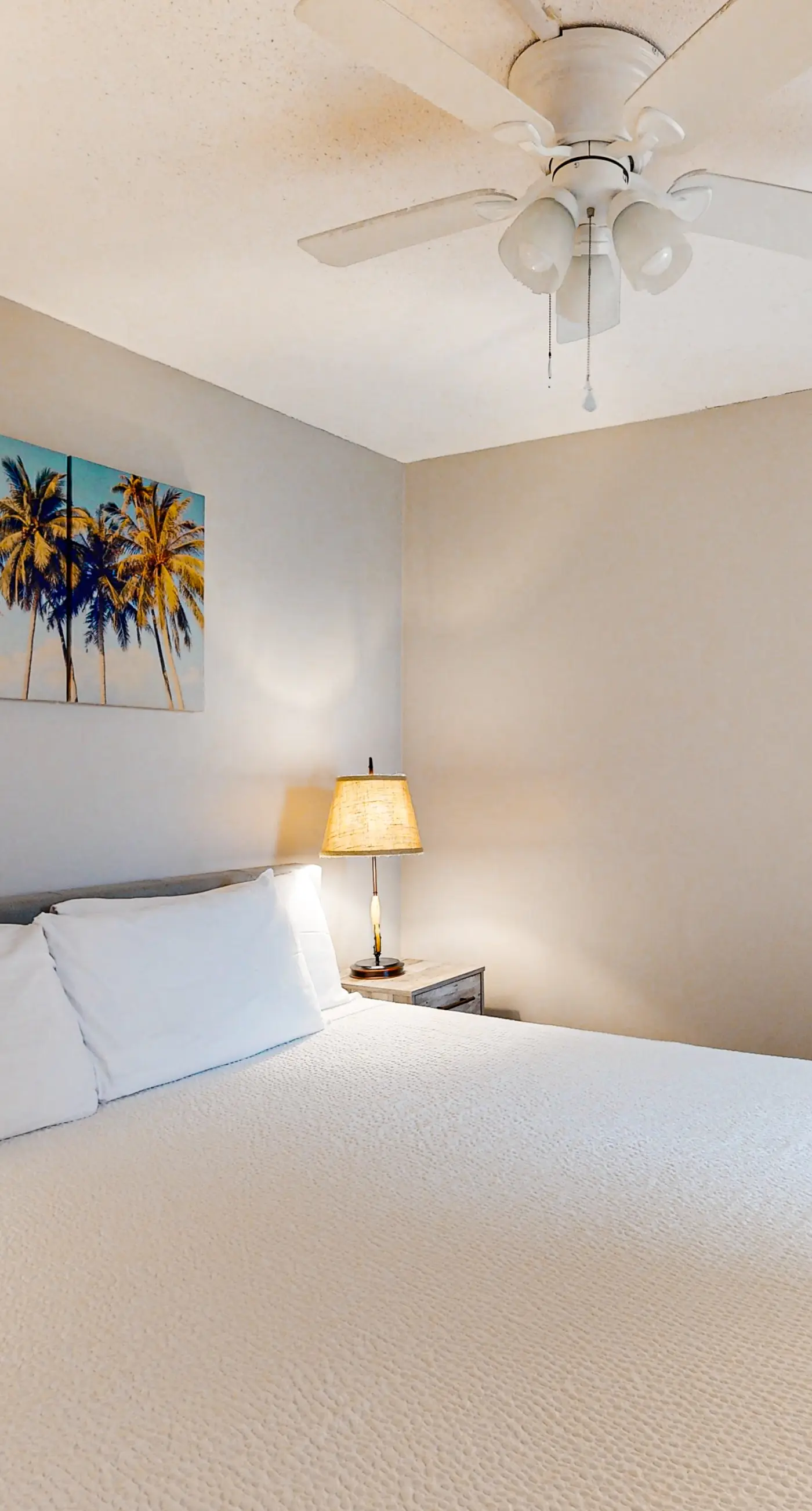 Beautiful beachfront condo with private balcony and shared pool