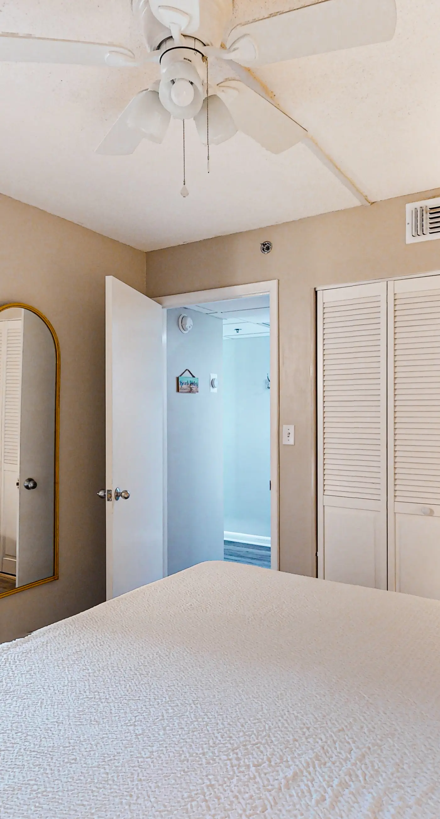 Beautiful beachfront condo with private balcony and shared pool