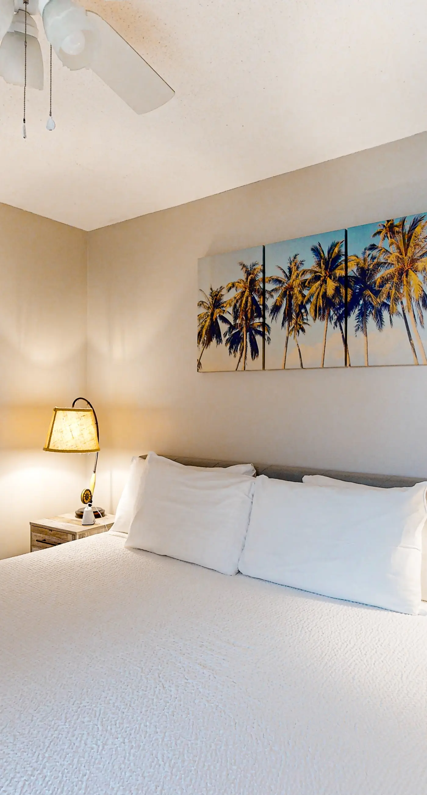 Beautiful beachfront condo with private balcony and shared pool