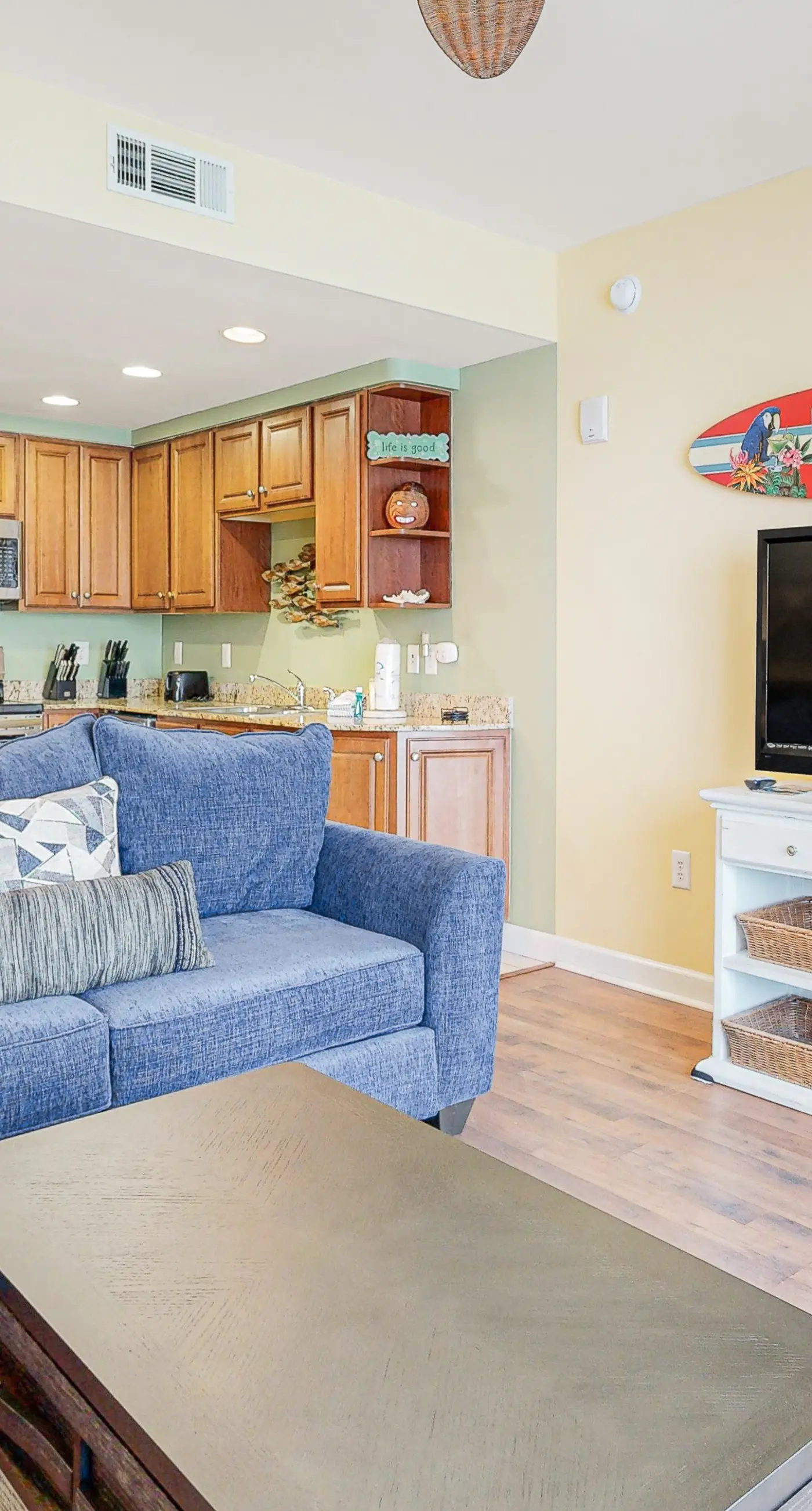 Fifth-floor oceanfront condo with high-speed WiFi, Gulf view, Pools & Hot tub