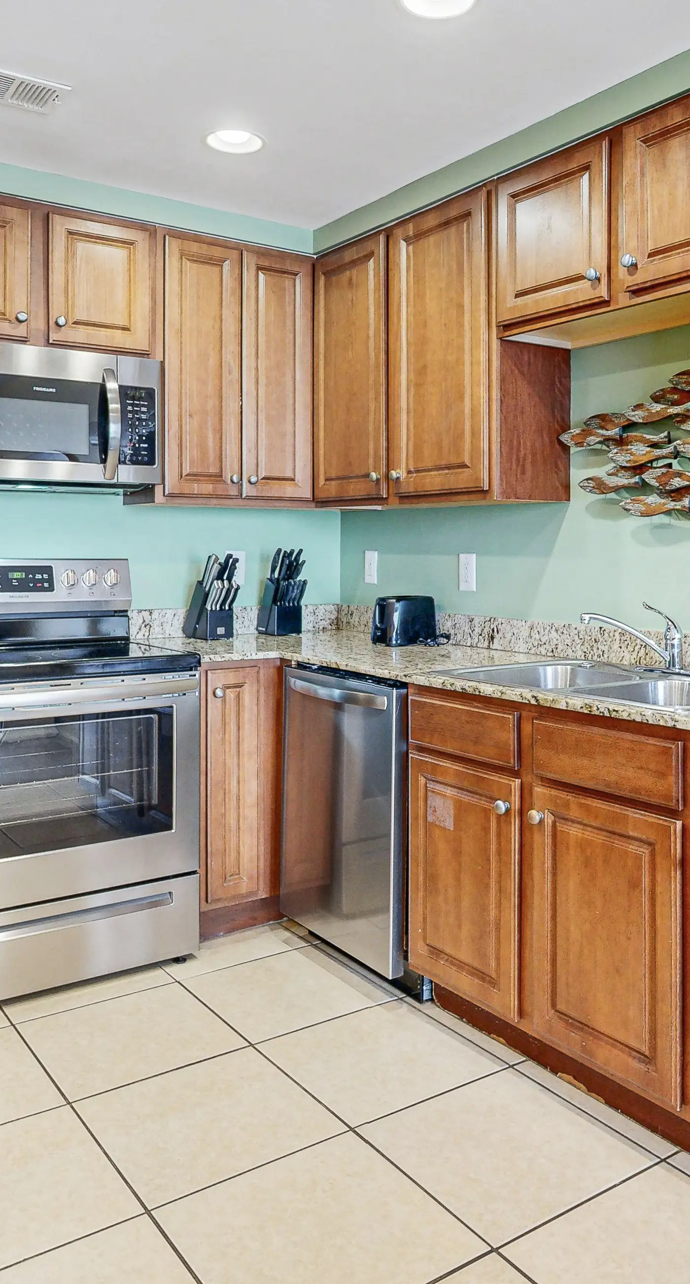 Fifth-floor oceanfront condo with high-speed WiFi, Gulf view, Pools & Hot tub