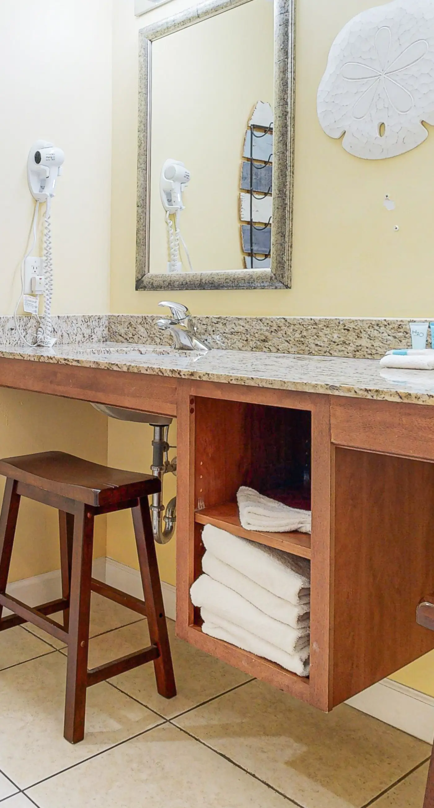 Fifth-floor oceanfront condo with high-speed WiFi, Gulf view, Pools & Hot tub