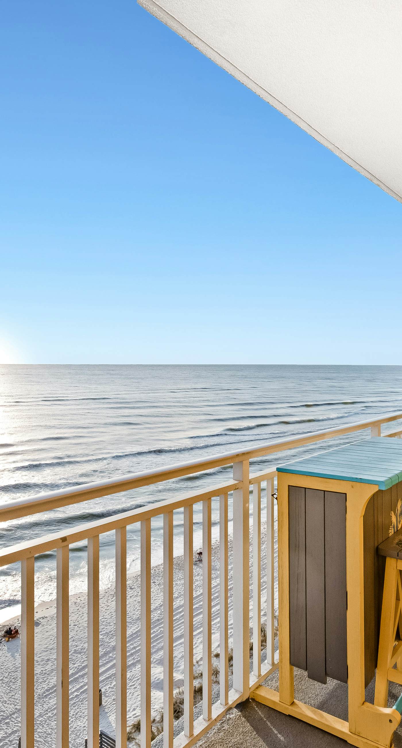 Fifth-floor oceanfront condo with high-speed WiFi, Gulf view, Pools & Hot tub