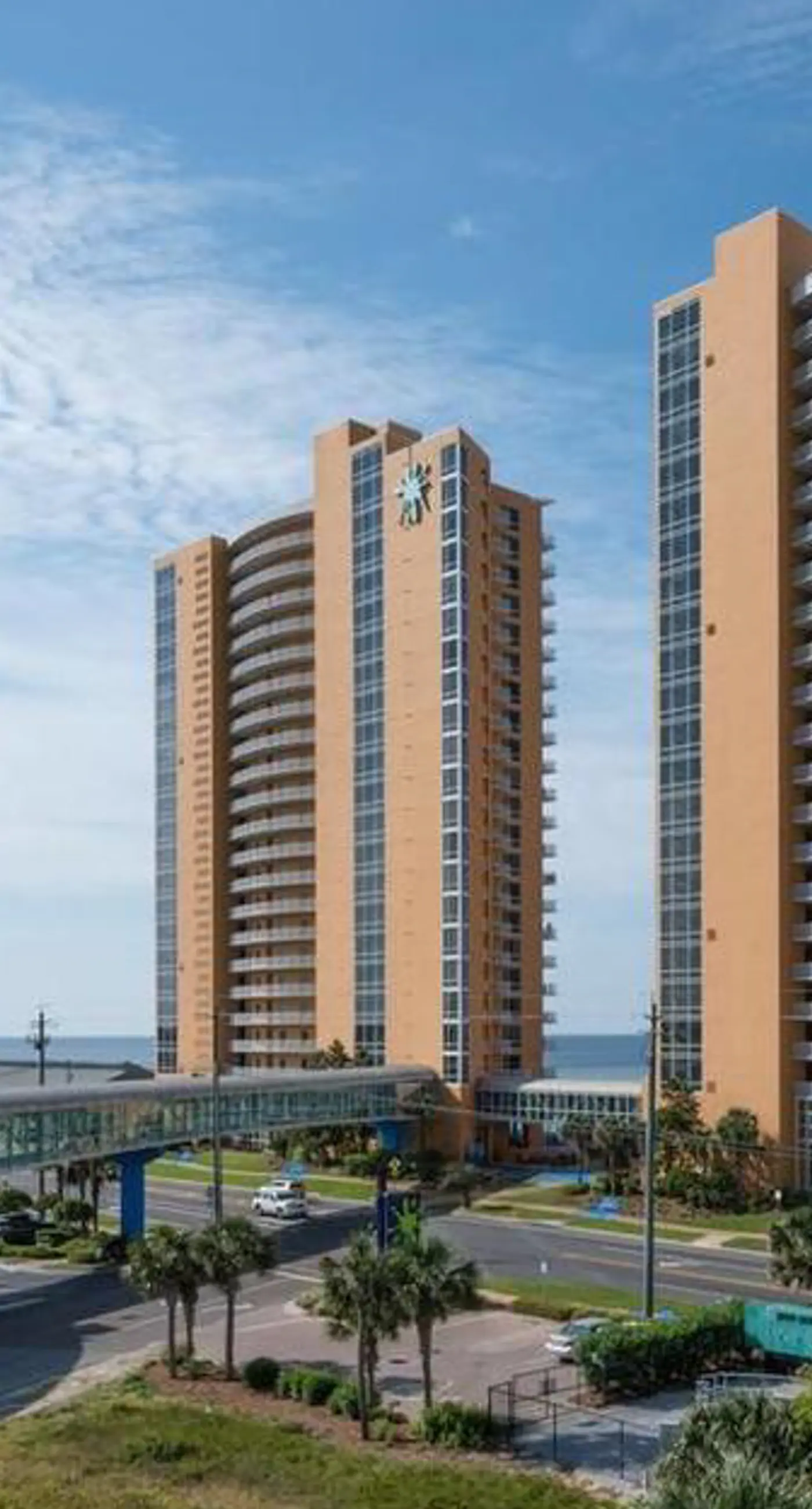 Fifth-floor oceanfront condo with high-speed WiFi, Gulf view, Pools & Hot tub