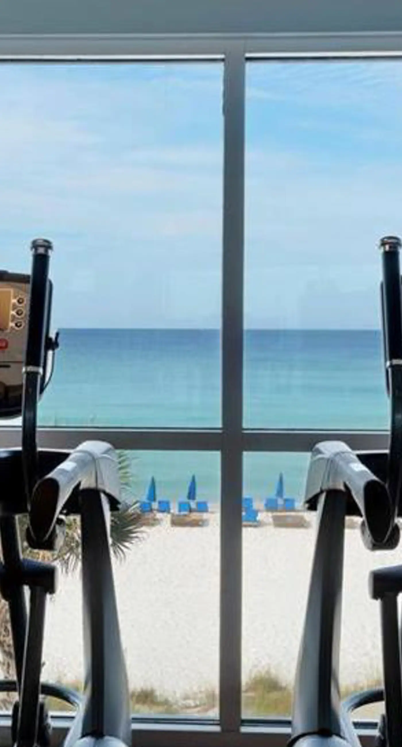 Fifth-floor oceanfront condo with high-speed WiFi, Gulf view, Pools & Hot tub