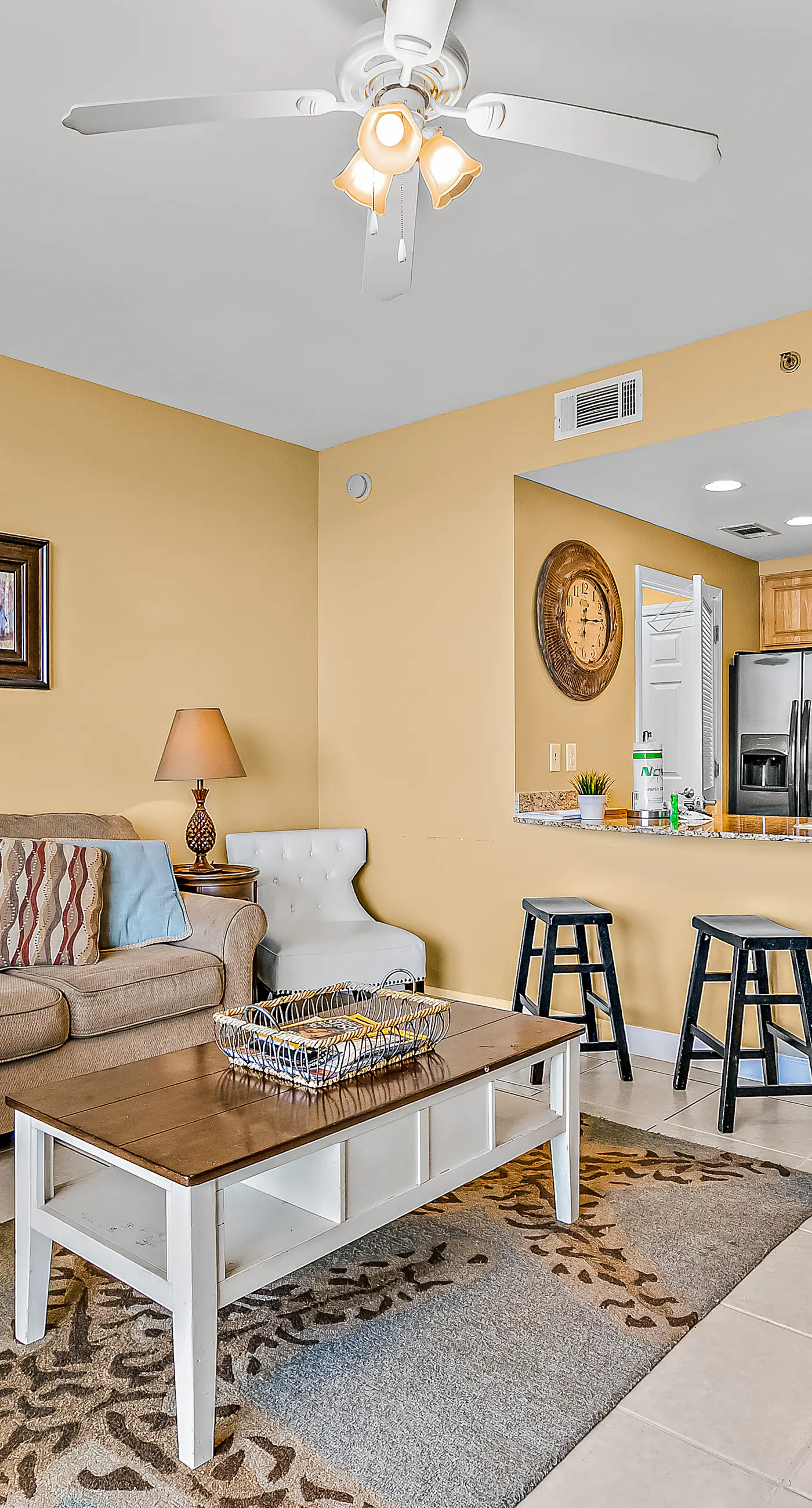 18th-Floor oceanfront condo with WiFi, W/D, central AC, pools/hot tub