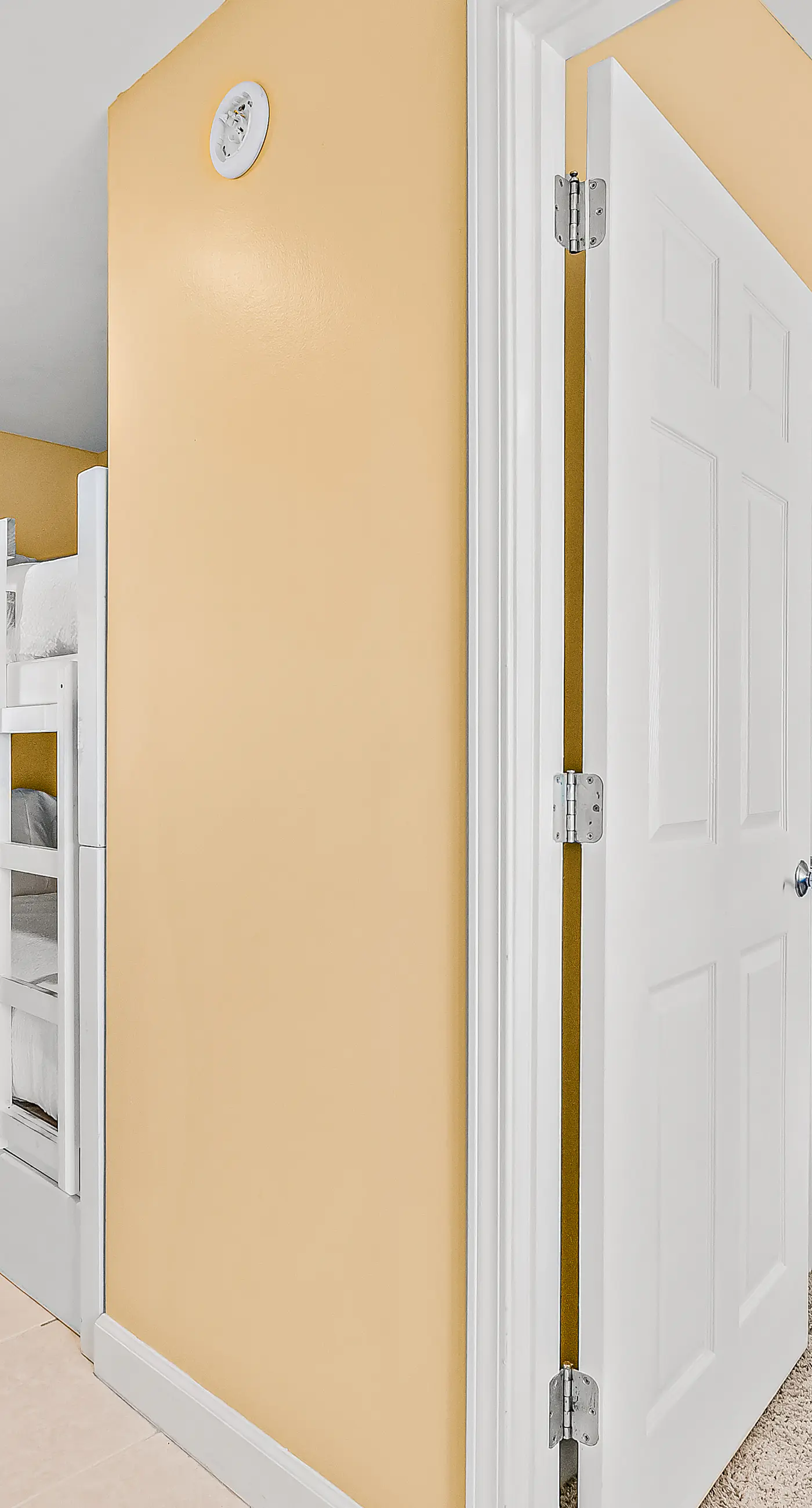 18th-Floor oceanfront condo with WiFi, W/D, central AC, pools/hot tub