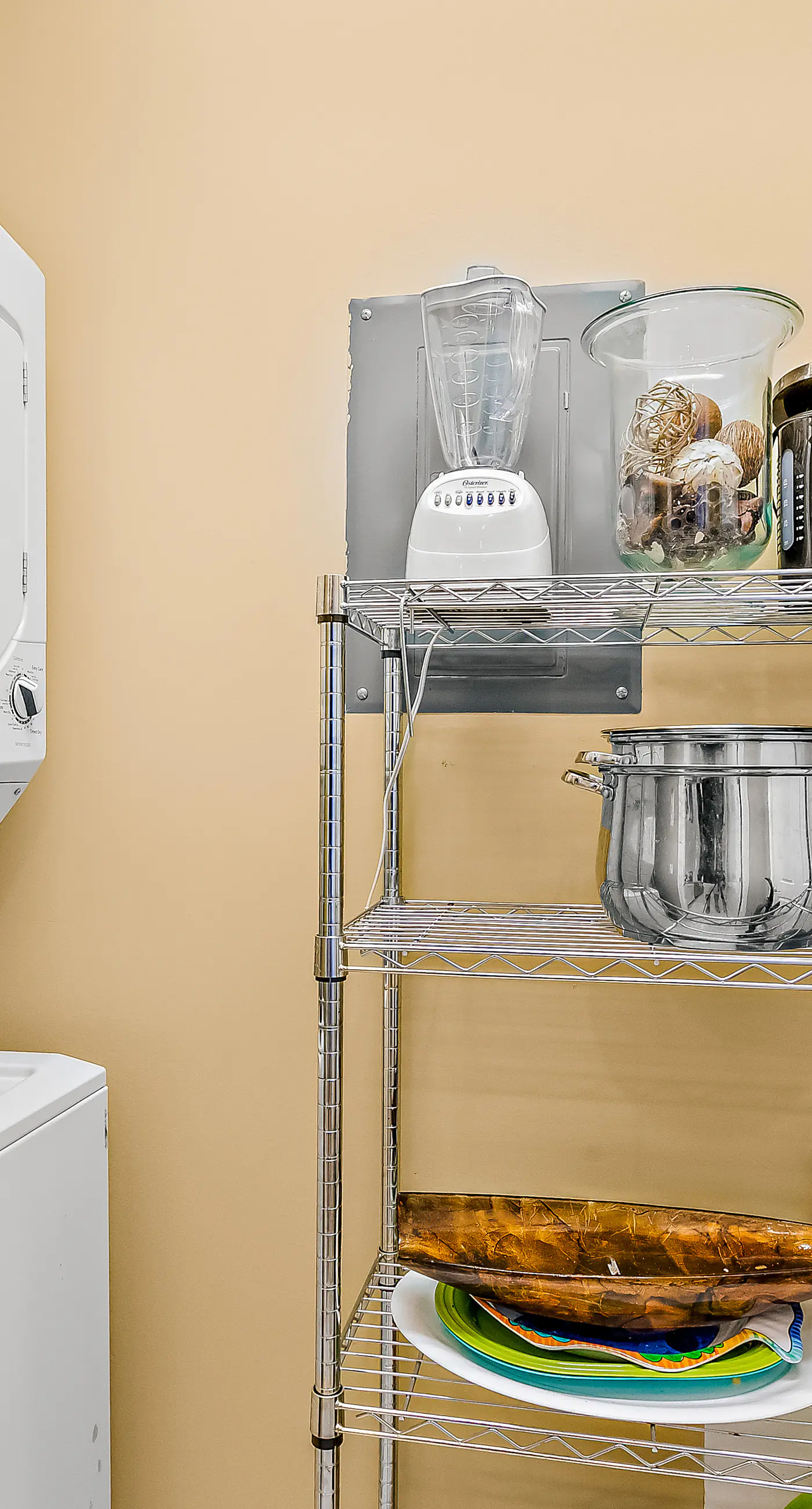 18th-Floor oceanfront condo with WiFi, W/D, central AC, pools/hot tub