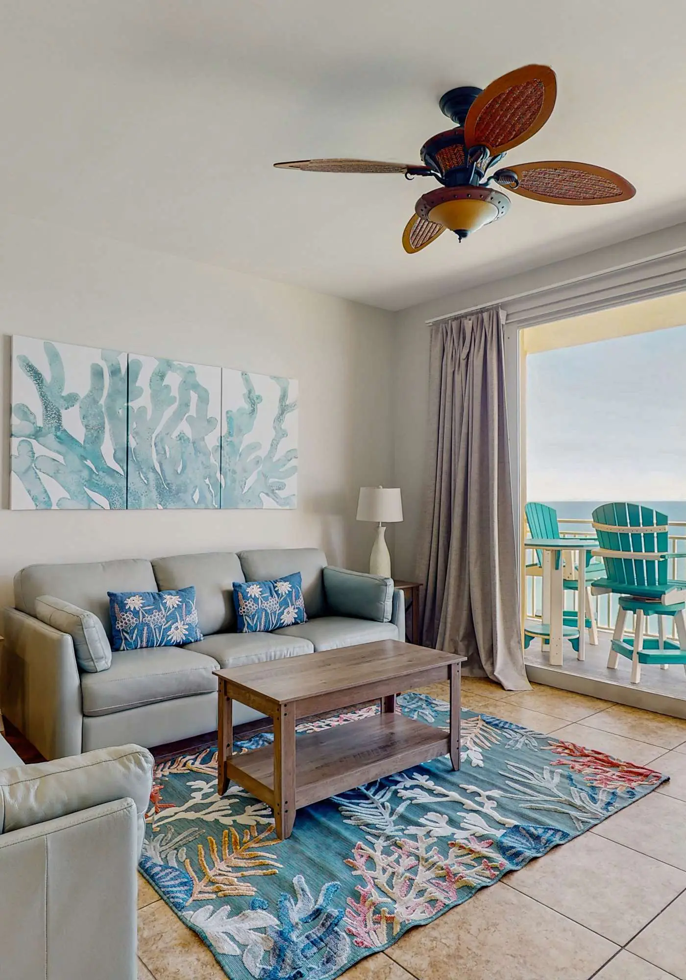 16th-floor oceanfront condo with ocean view, WiFi, and hot tub/pool