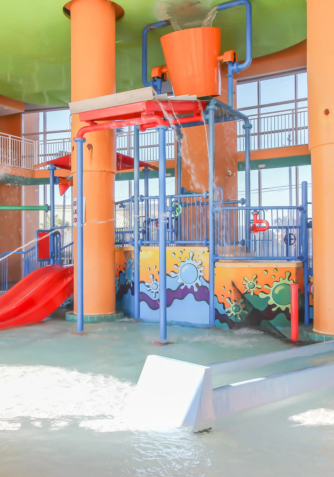 16th-floor oceanfront condo with ocean view, WiFi, and hot tub/pool