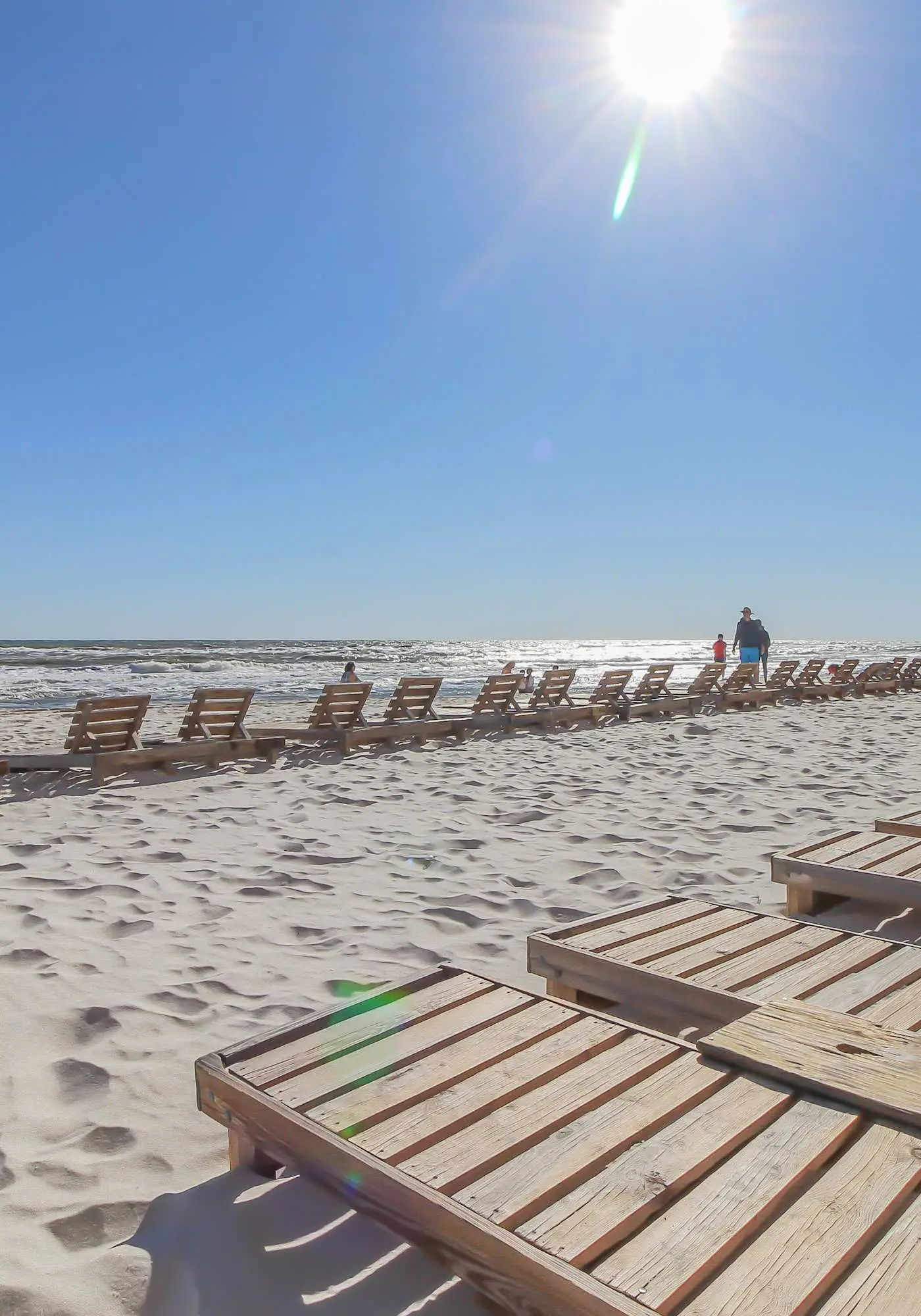 16th-floor oceanfront condo with ocean view, WiFi, and hot tub/pool