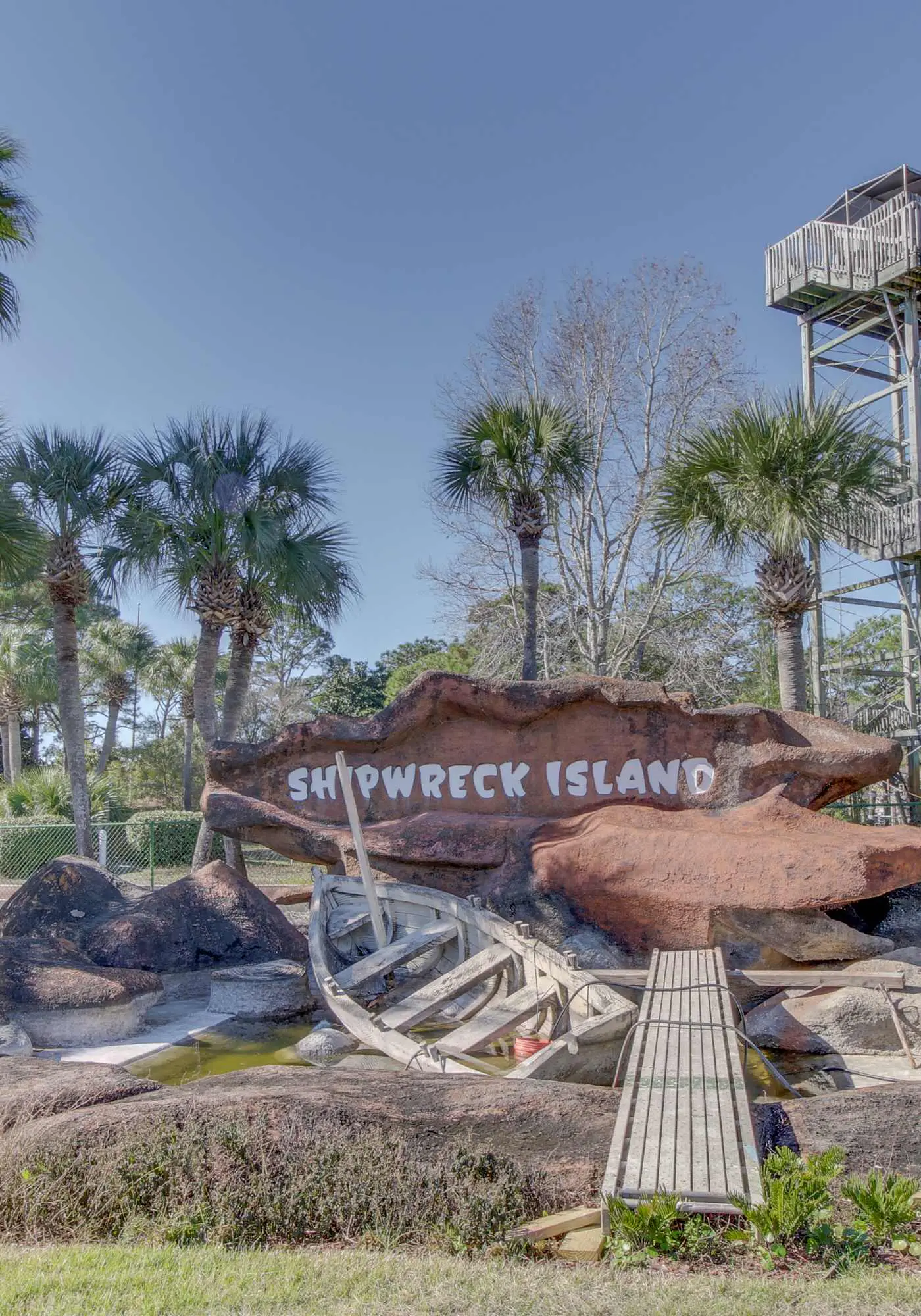 16th-floor oceanfront condo with ocean view, WiFi, and hot tub/pool
