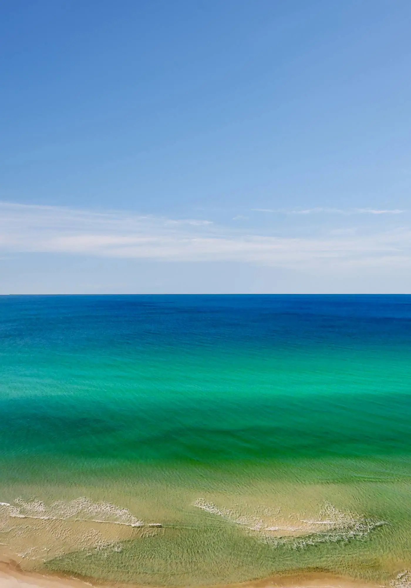 16th-floor oceanfront condo with ocean view, WiFi, and hot tub/pool