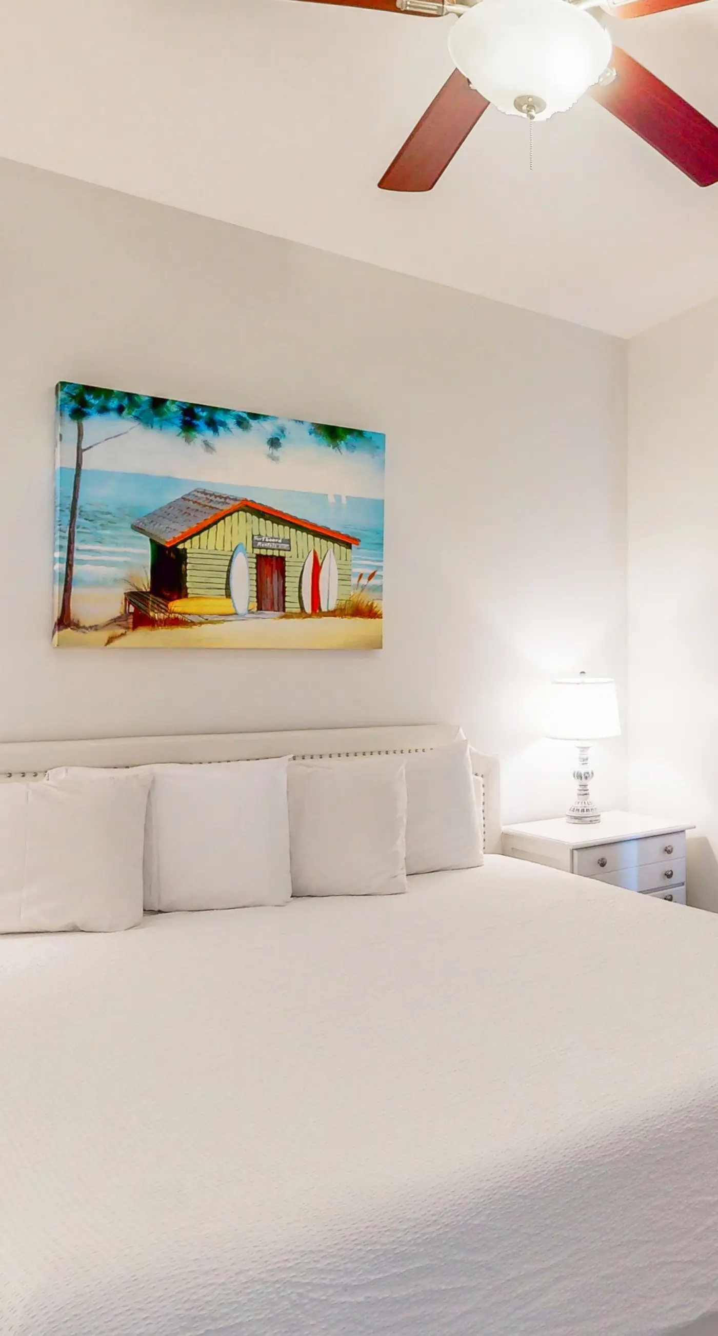 Newly renovated oceanfront condo w/ pool & hot tub, ocean view, fast WiFi