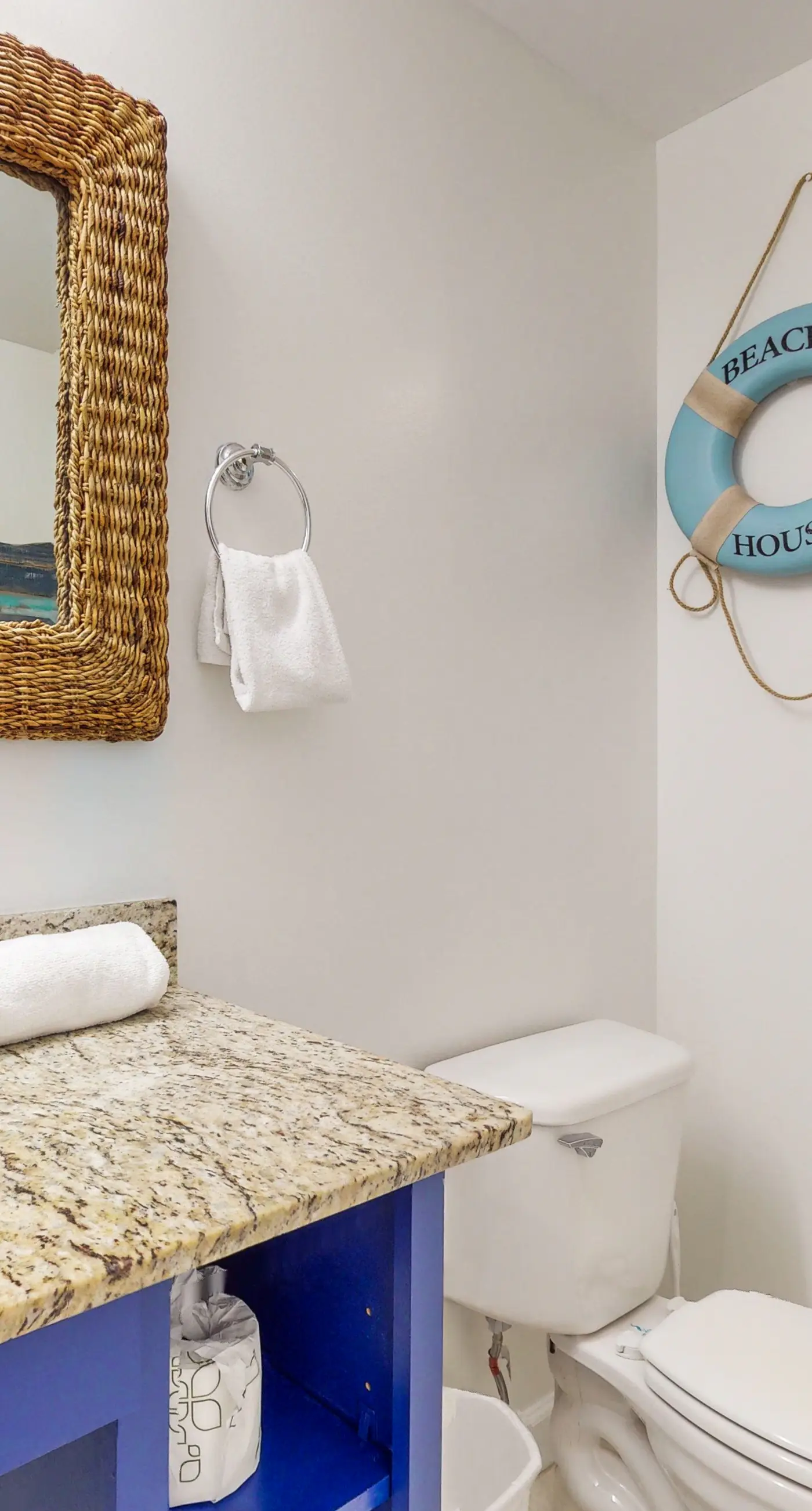Newly renovated oceanfront condo w/ pool & hot tub, ocean view, fast WiFi