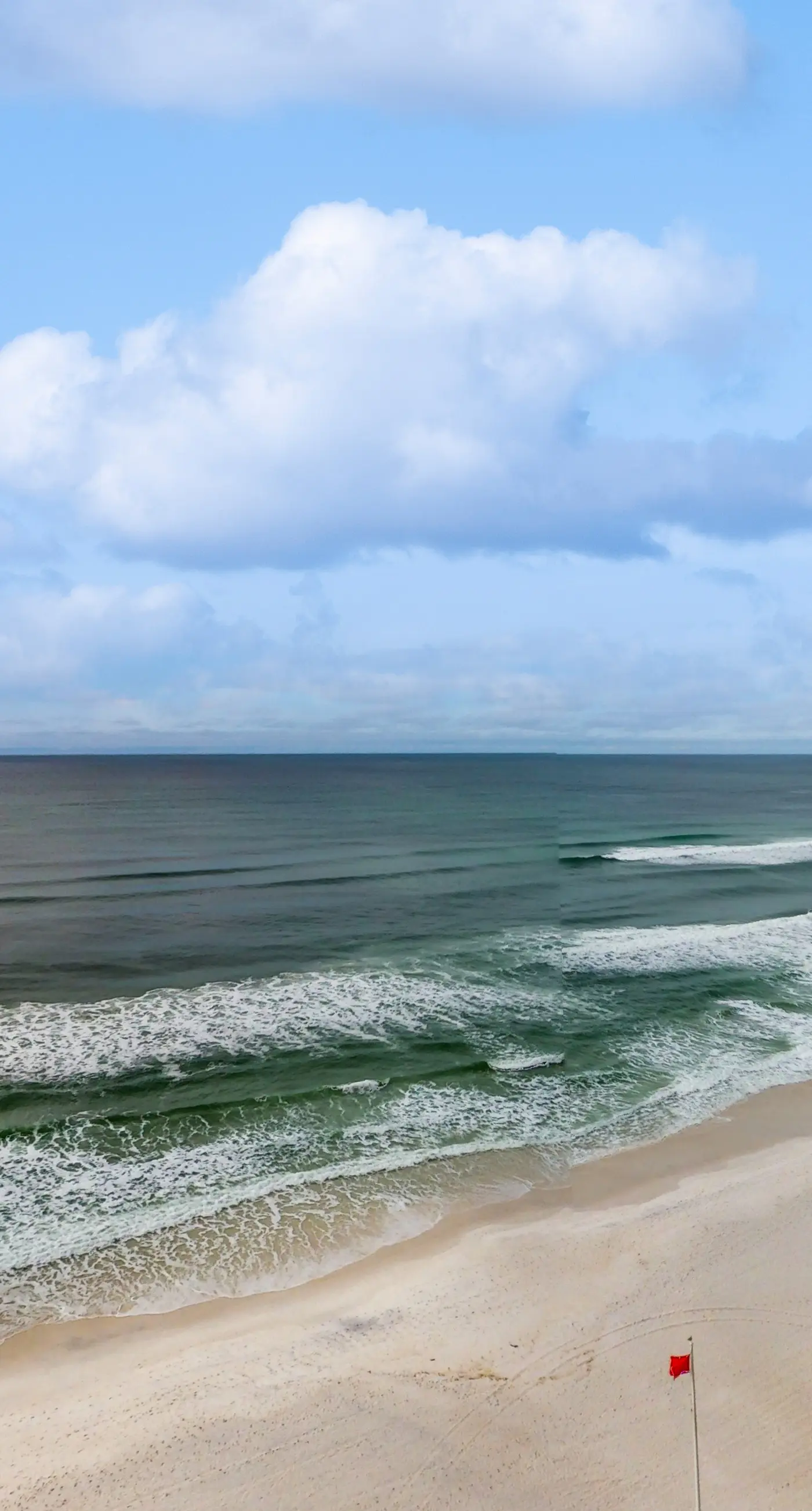 Newly renovated oceanfront condo w/ pool & hot tub, ocean view, fast WiFi
