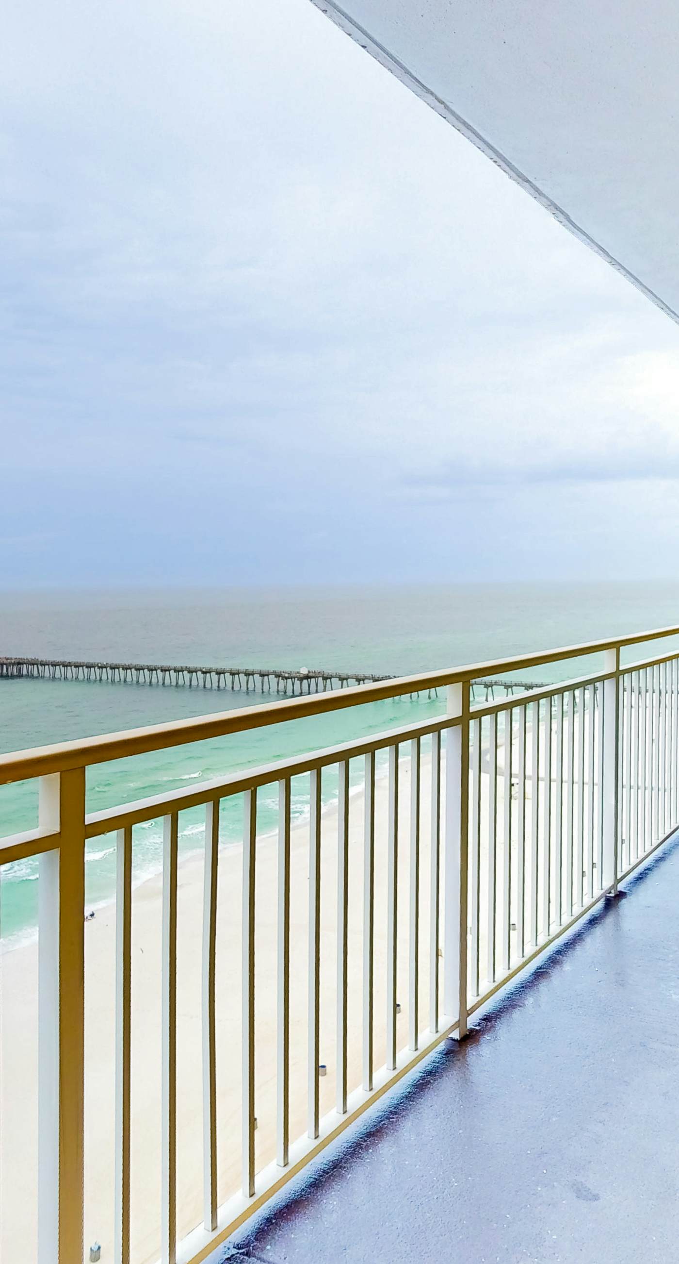 Beachfront condo with stunning Gulf views, beach access, pool, balcony & AC