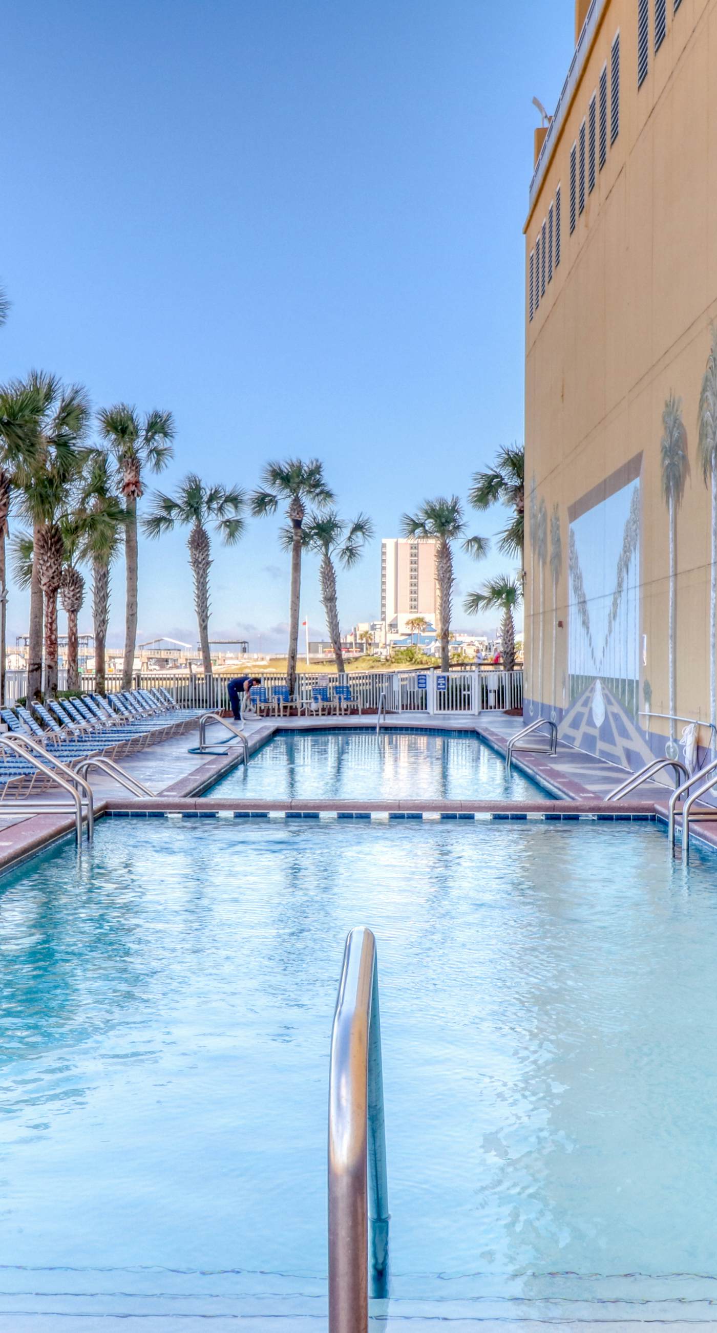 Beachfront condo with stunning Gulf views, beach access, pool, balcony & AC