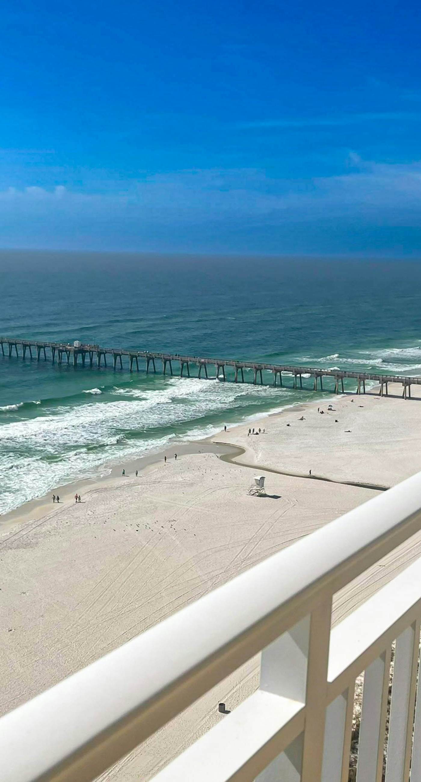 Beachfront condo with stunning Gulf views, beach access, pool, balcony & AC