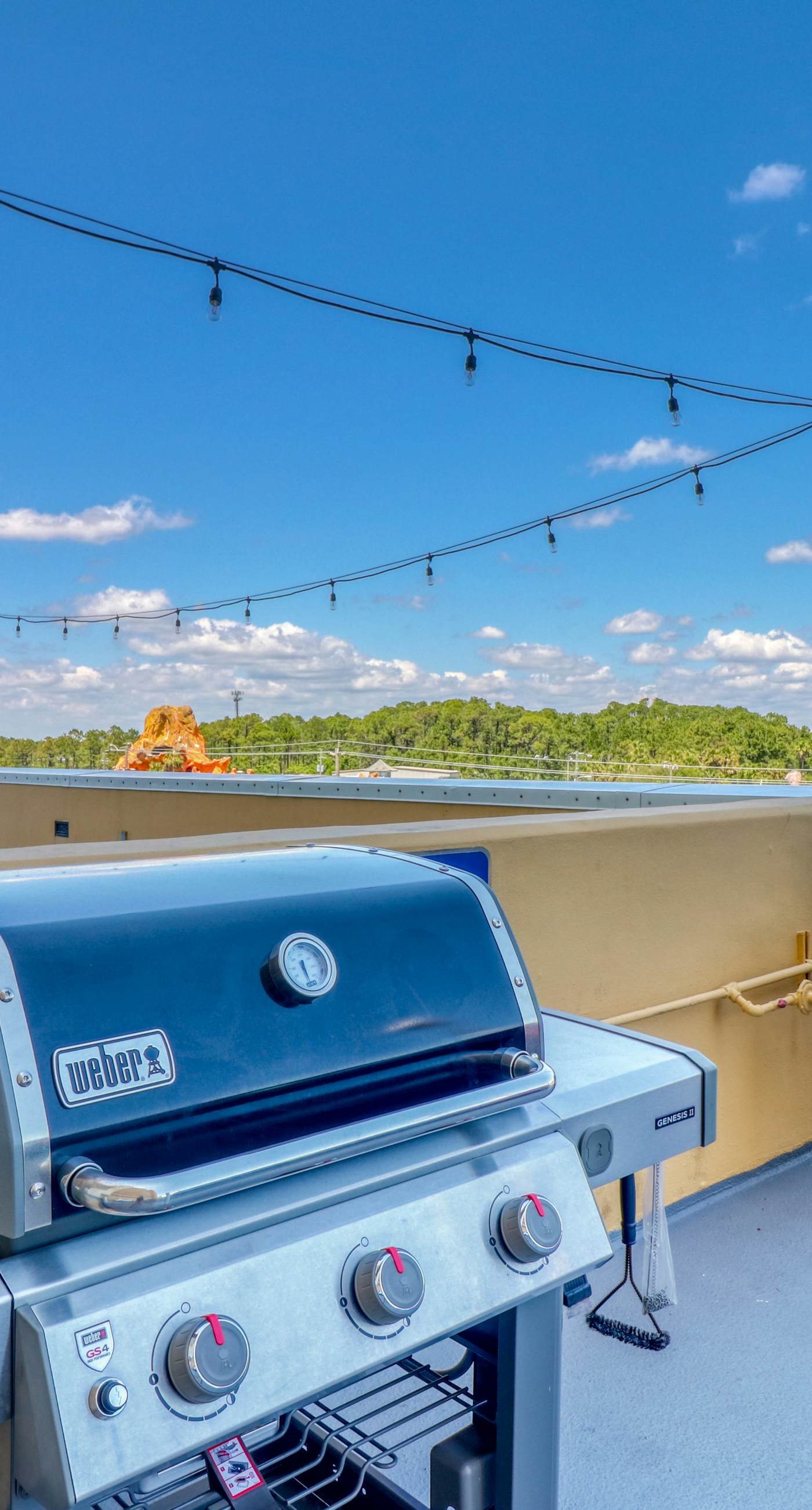 Beachfront condo with stunning Gulf views, beach access, pool, balcony & AC