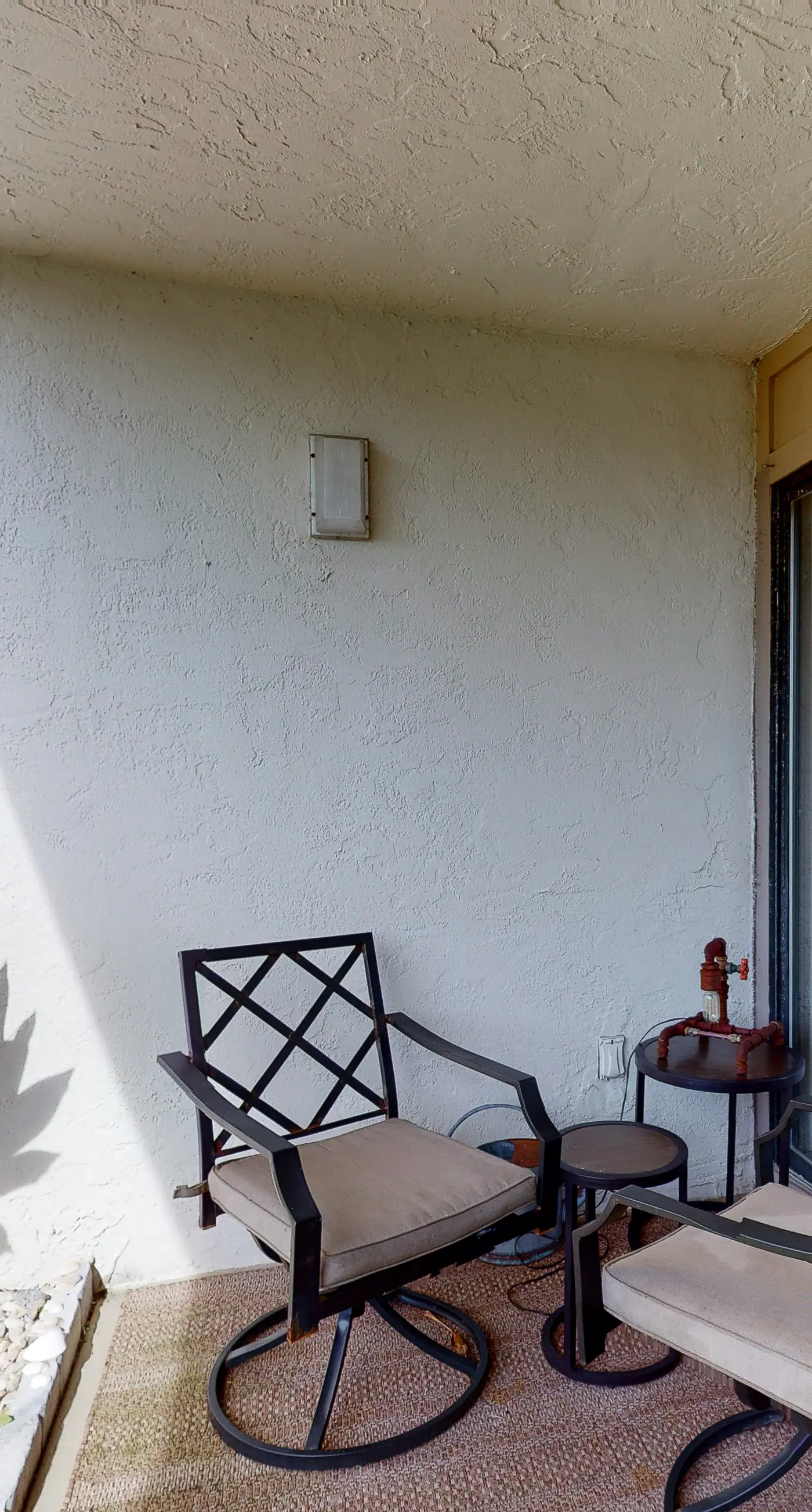 Charming, dog-friendly condo with a pool, tennis, beach access, & washer/dryer