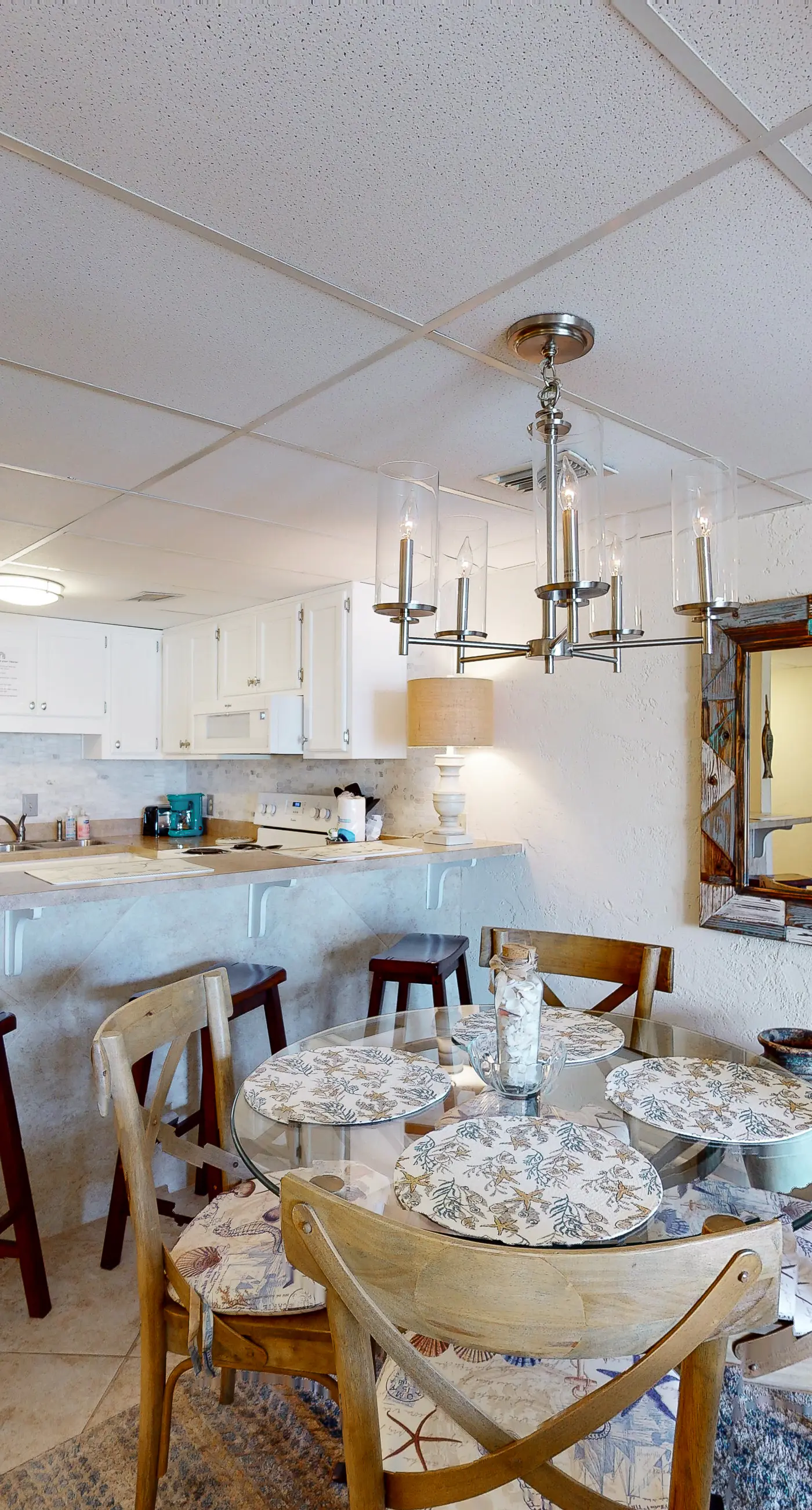 Charming, dog-friendly condo with a pool, tennis, beach access, & washer/dryer
