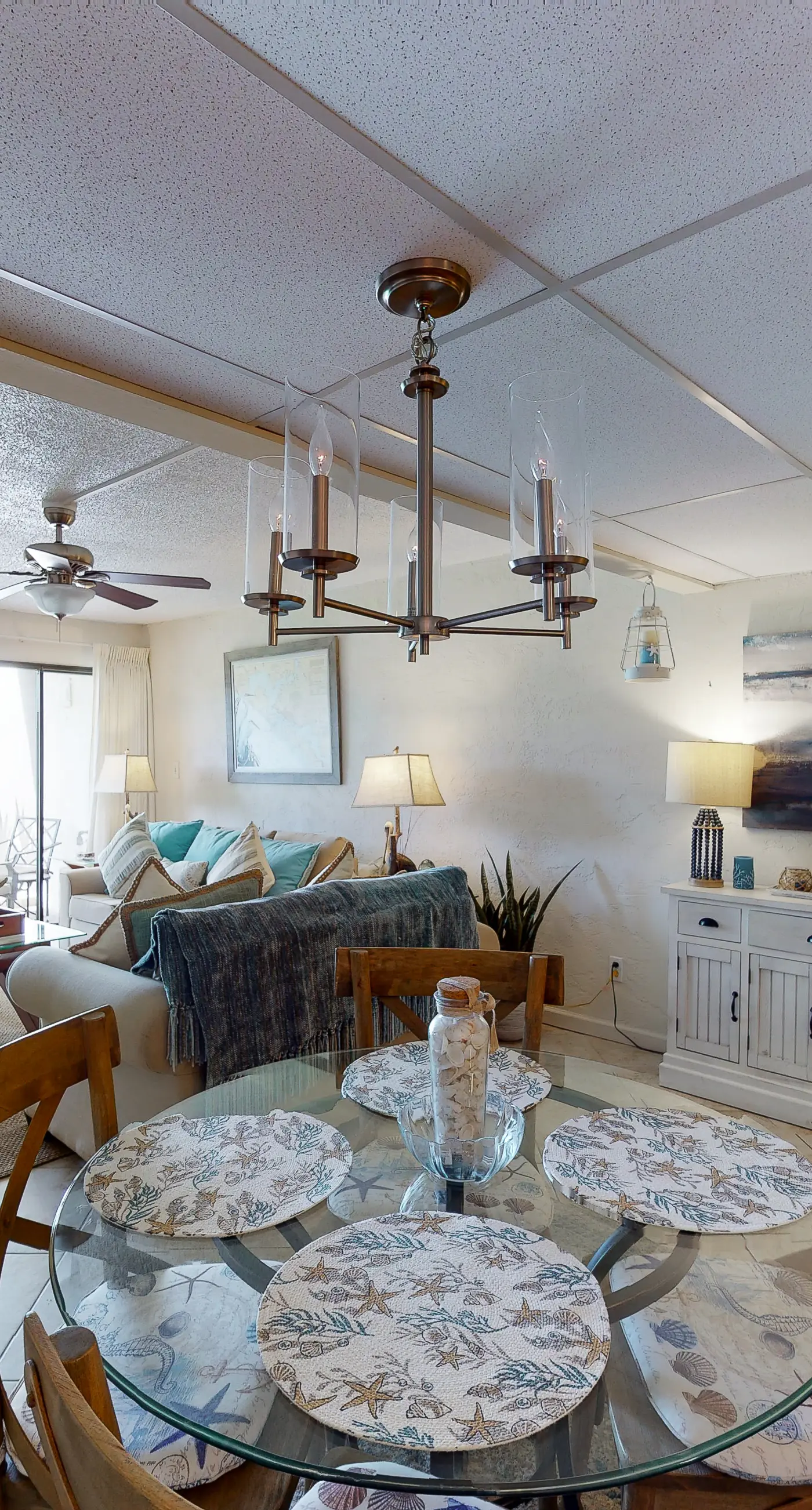 Charming, dog-friendly condo with a pool, tennis, beach access, & washer/dryer