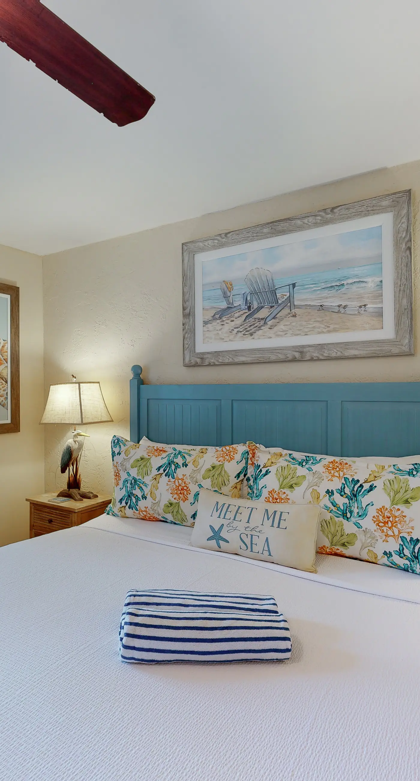 Charming, dog-friendly condo with a pool, tennis, beach access, & washer/dryer