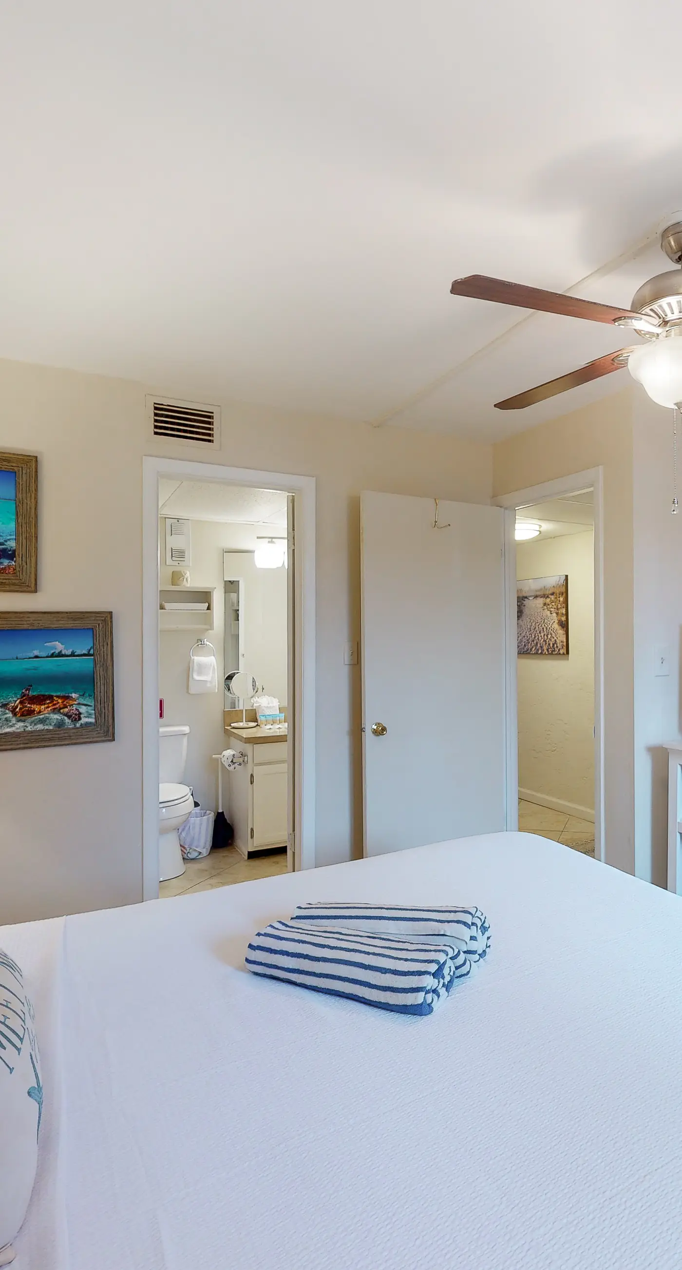 Charming, dog-friendly condo with a pool, tennis, beach access, & washer/dryer