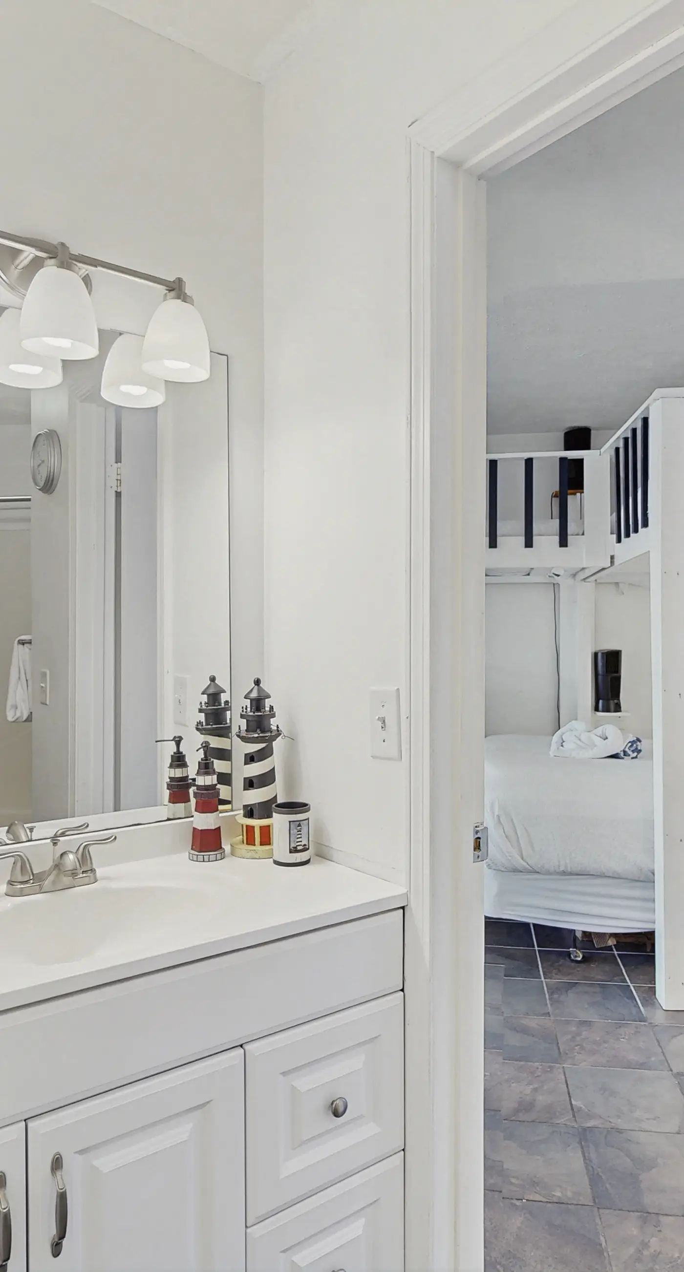 Peaceful studio beach condo with shared pool & full W/D