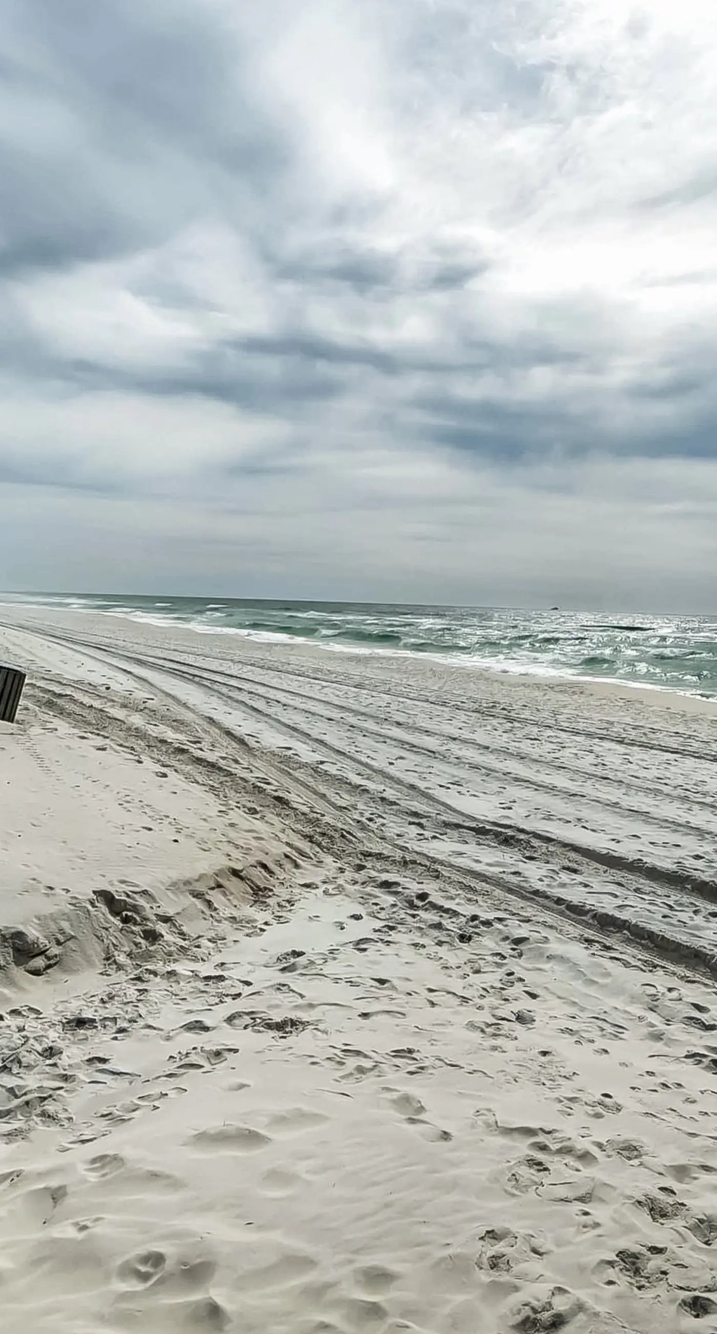 Peaceful studio beach condo with shared pool & full W/D