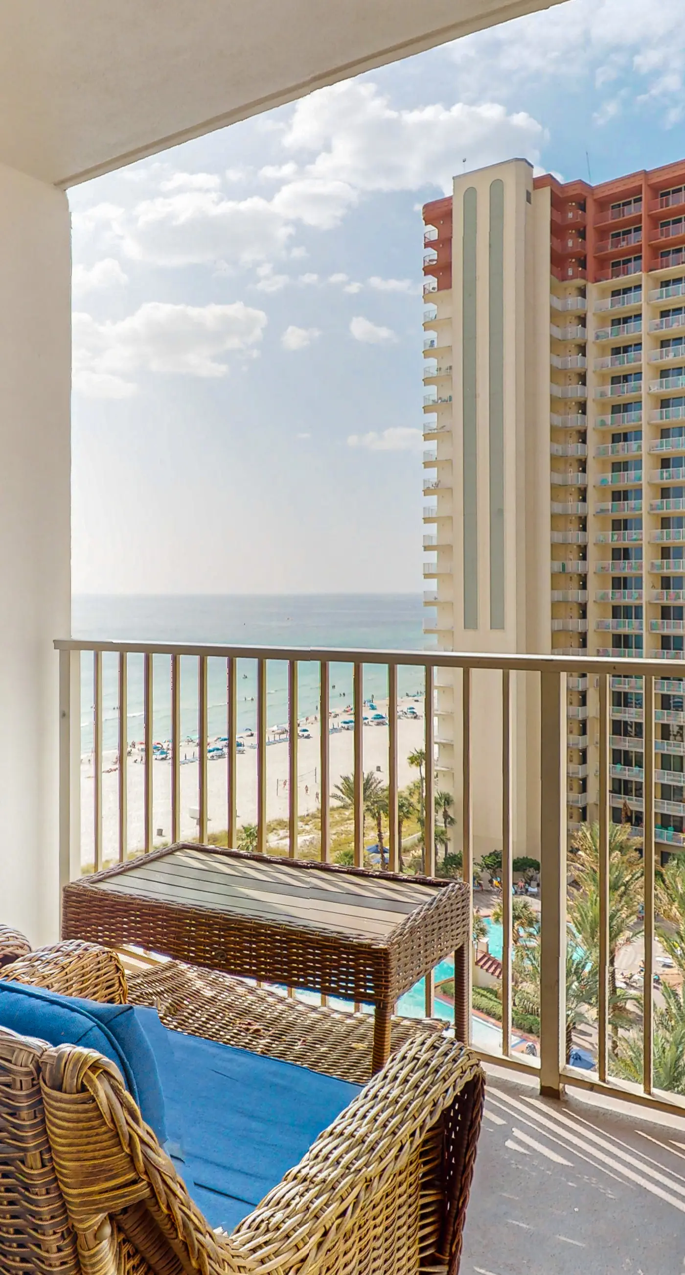 Beachfront condo with pool, hot tub, terrific beach views, & balcony