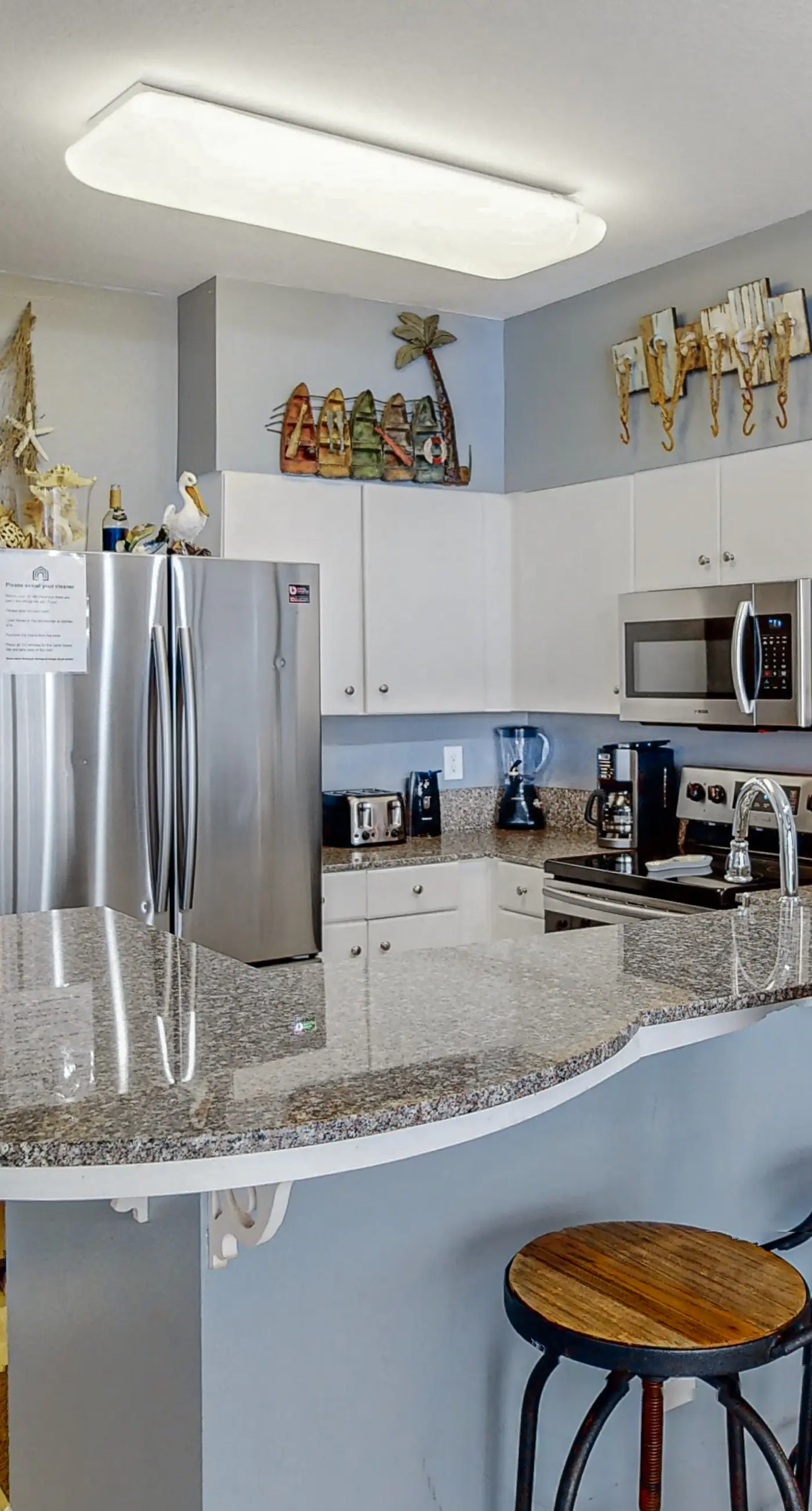 Beachfront condo with pool, hot tub, terrific beach views, & balcony