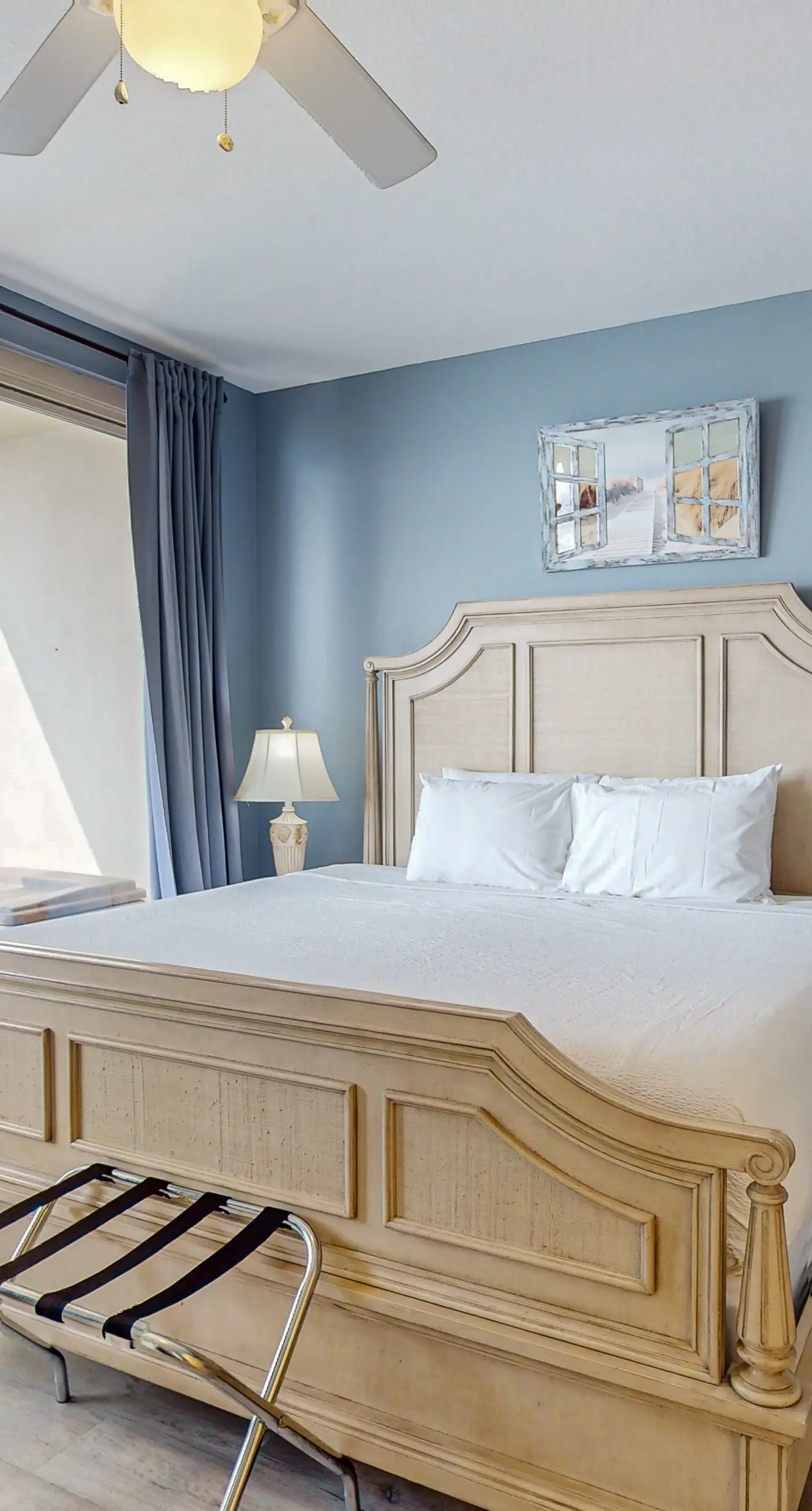 Beachfront condo with pool, hot tub, terrific beach views, & balcony