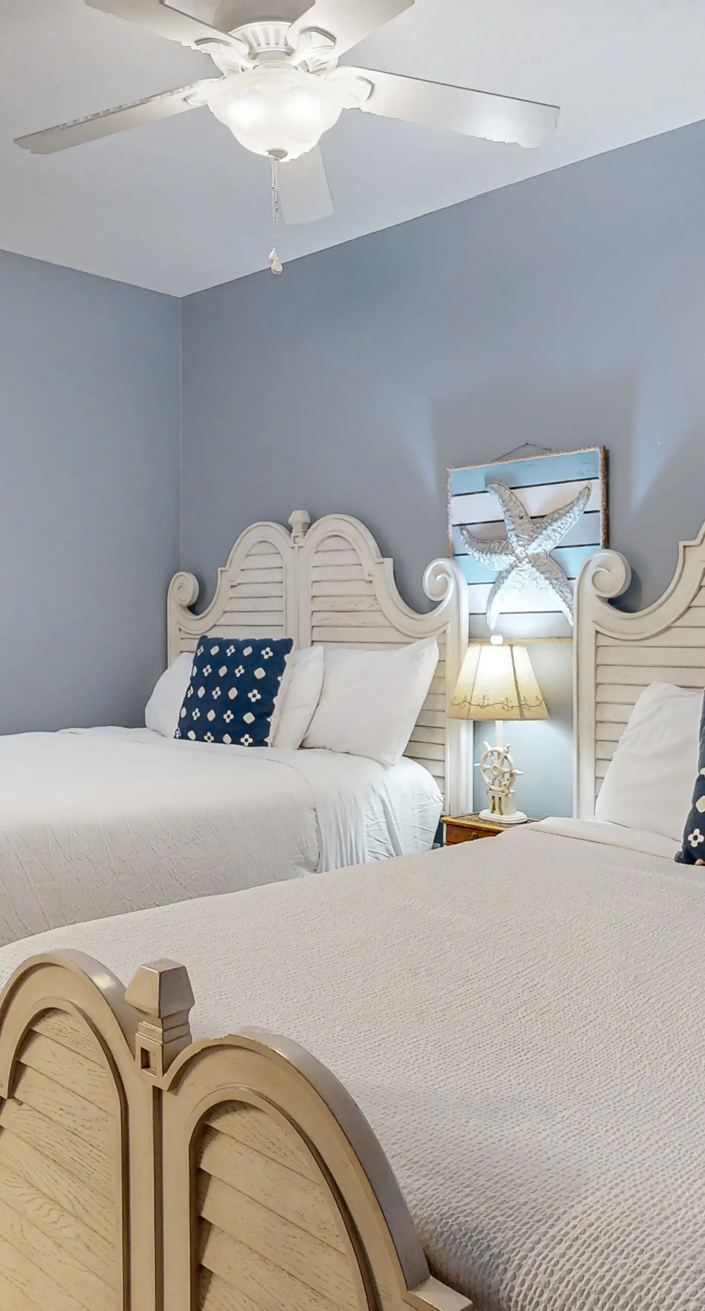 Beachfront condo with pool, hot tub, terrific beach views, & balcony