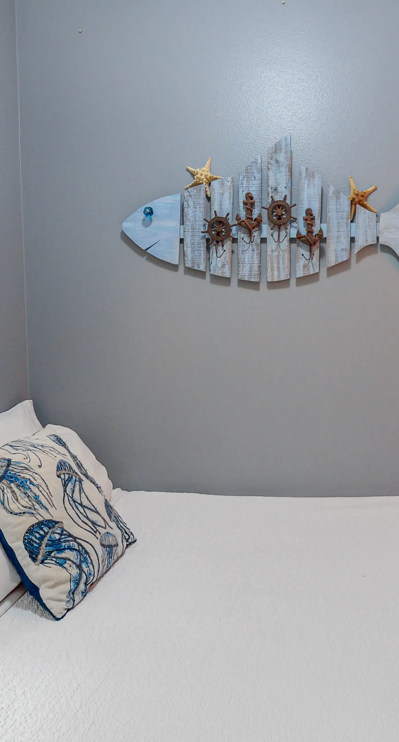 Beachfront condo with pool, hot tub, terrific beach views, & balcony