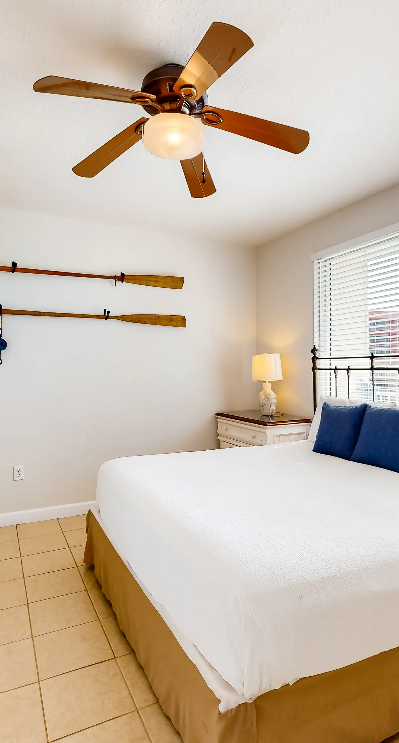 Beachfront condo with amazing Gulf views, balcony, pools, hot tubs, gym, & sauna