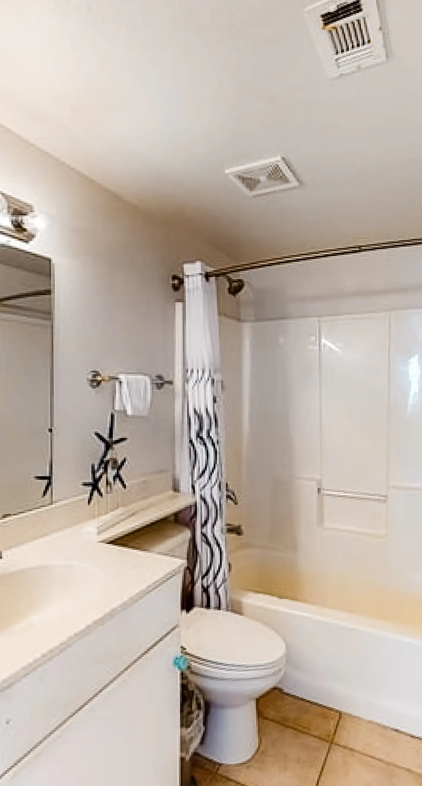 Beachfront condo with amazing Gulf views, balcony, pools, hot tubs, gym, & sauna