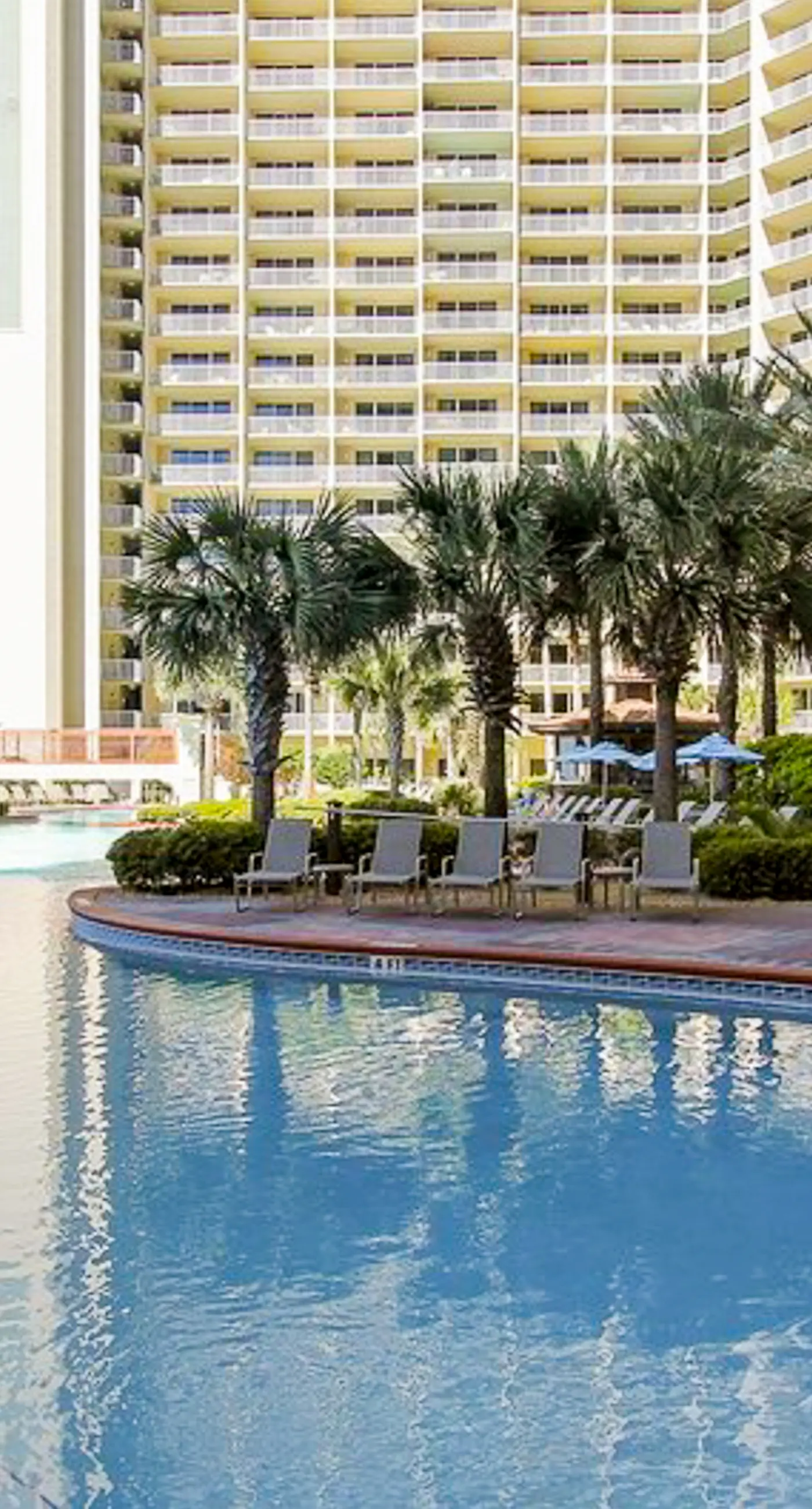 Beachfront condo with amazing Gulf views, balcony, pools, hot tubs, gym, & sauna