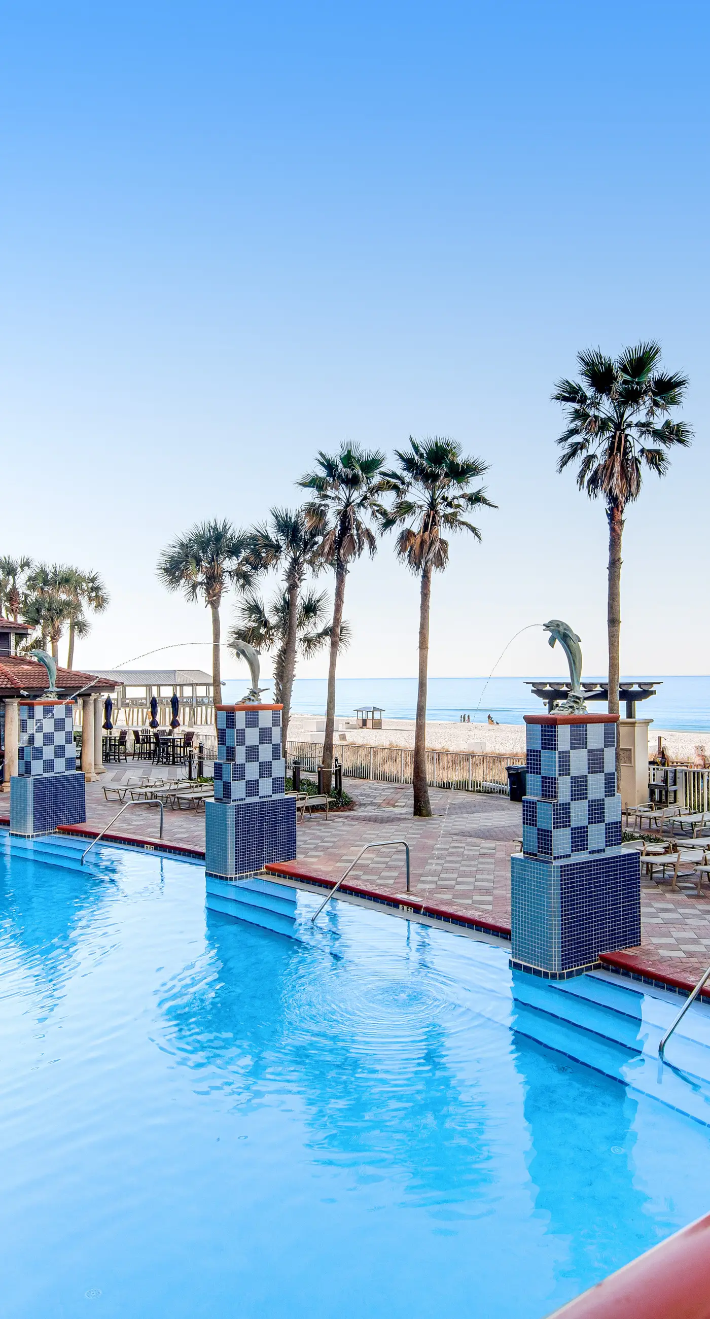 Beachfront condo with amazing Gulf views, balcony, pools, hot tubs, gym, & sauna