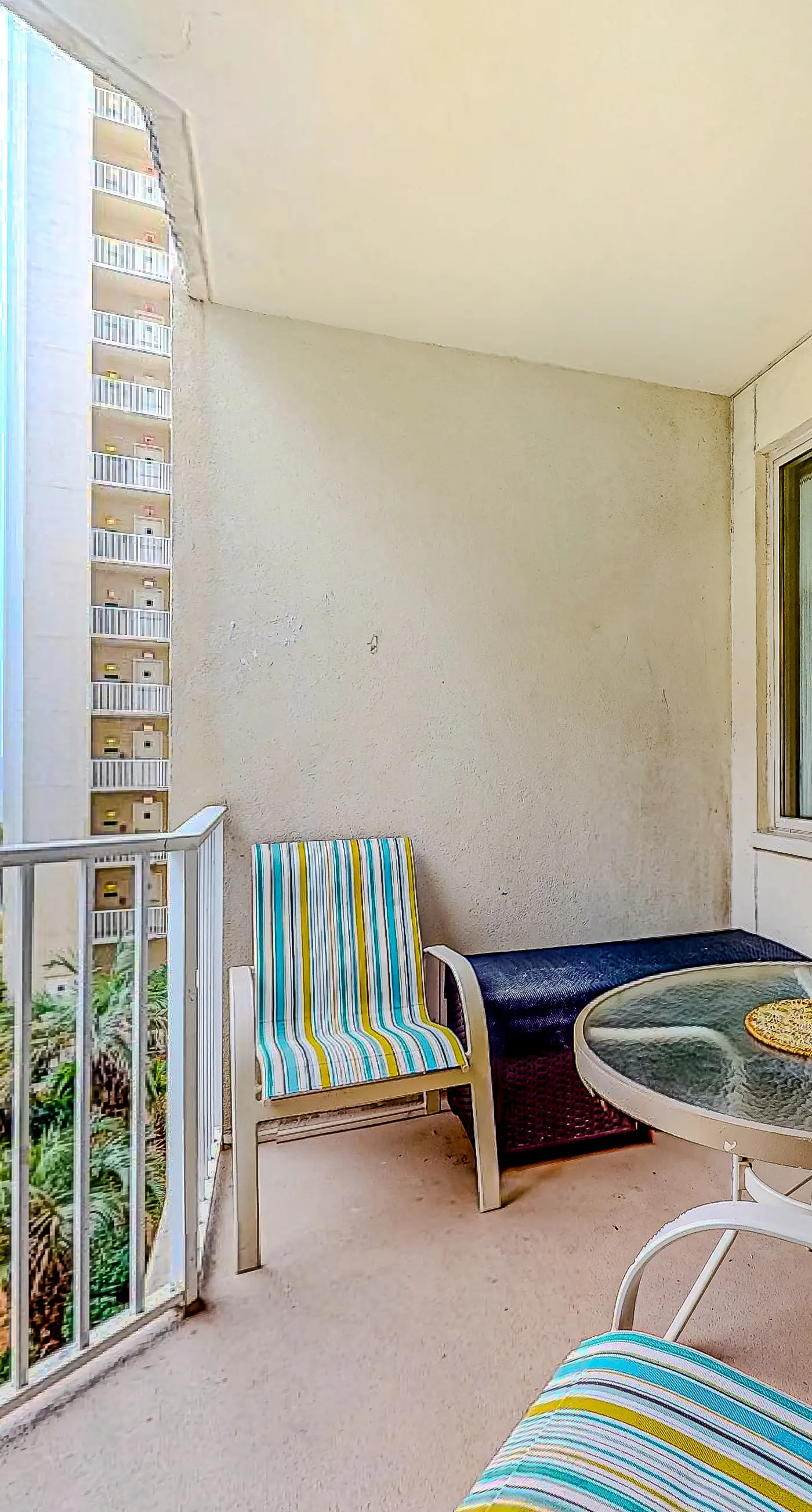 Gulf-front condo with sweeping views, pools, hot tubs, & easy beach