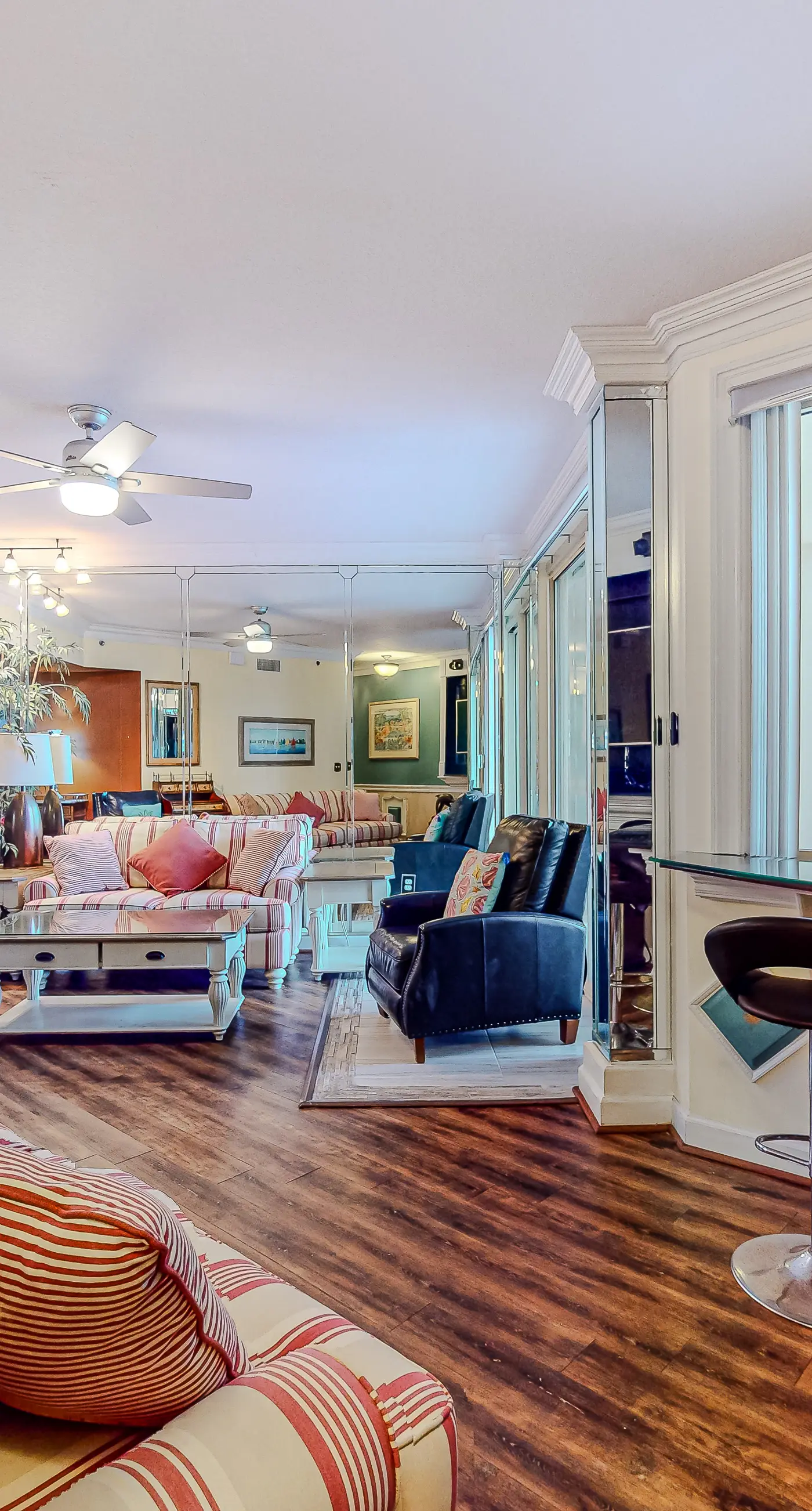 Gulf-front condo with sweeping views, pools, hot tubs, & easy beach