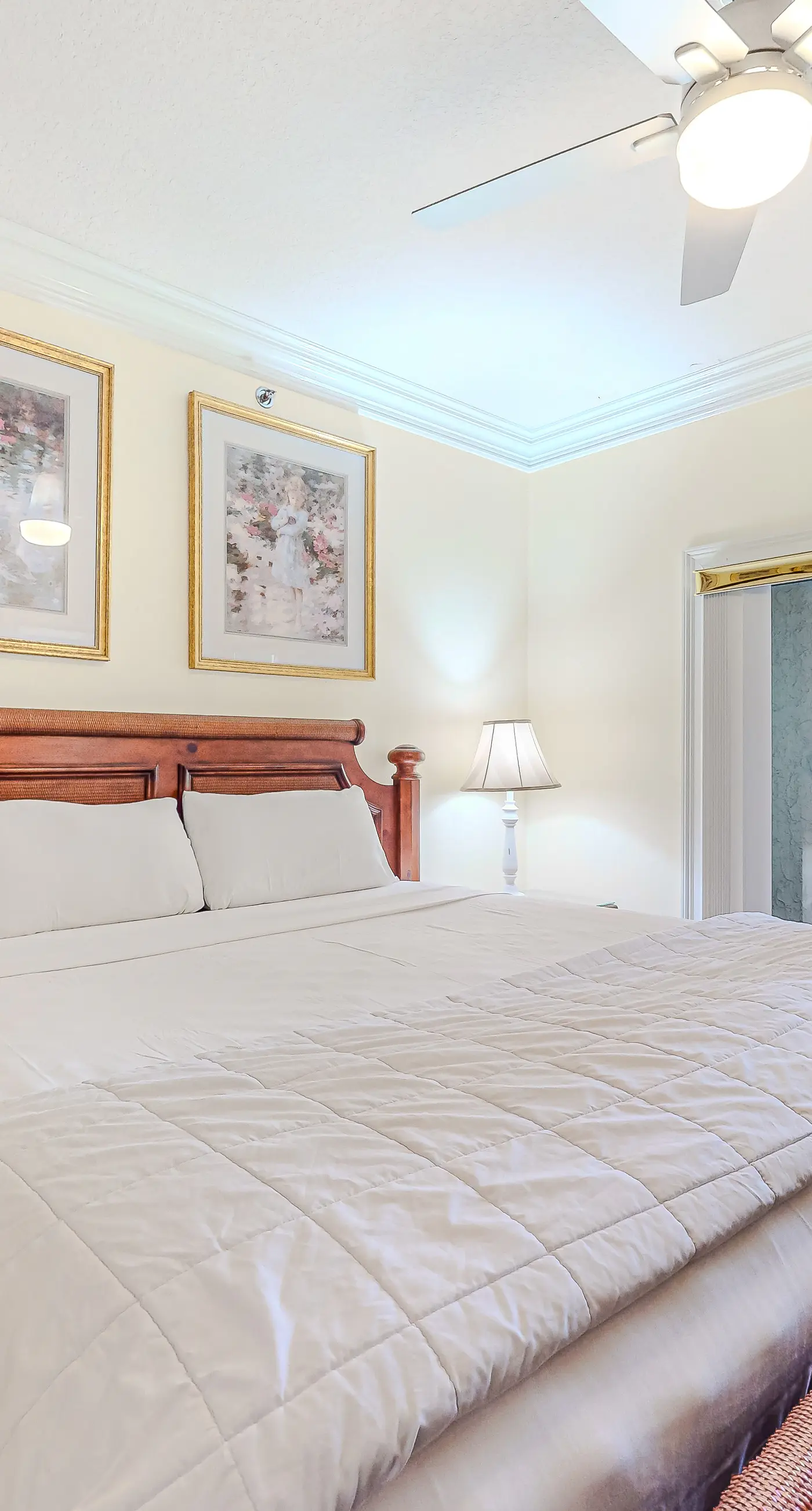 Gulf-front condo with sweeping views, pools, hot tubs, & easy beach
